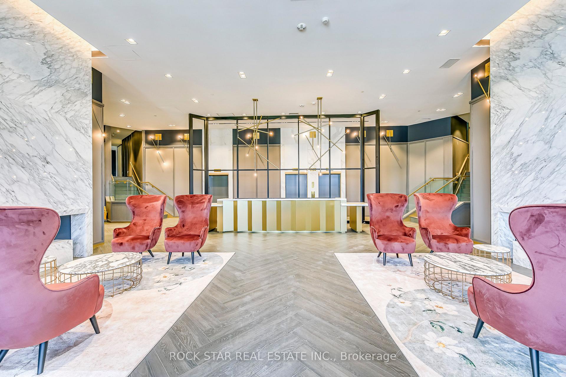 2 Bedrooms Condo at 405 Dundas,  Oakville For sale