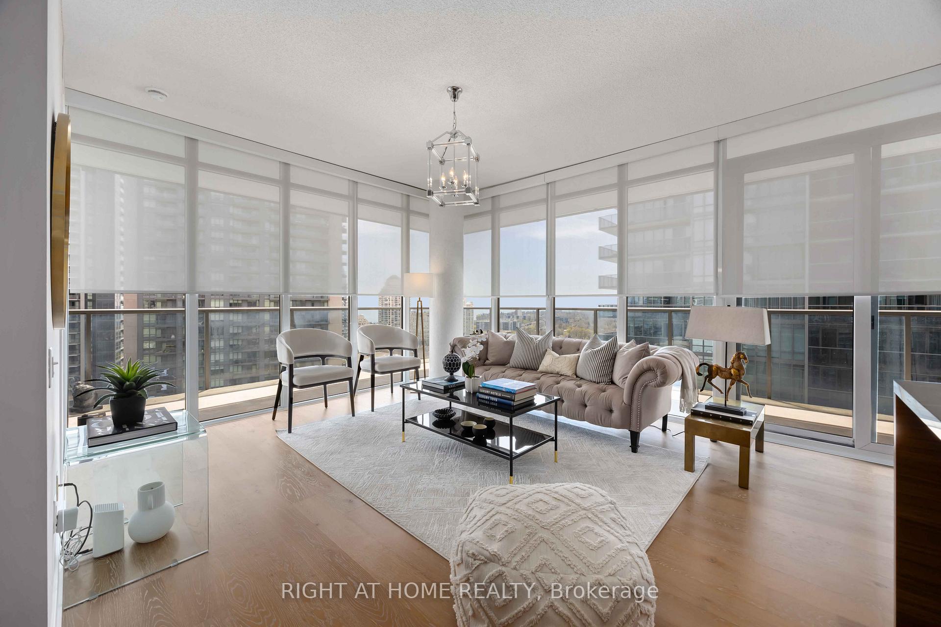 3 Bedrooms Condo at 90 Park Lawn, Toronto For sale