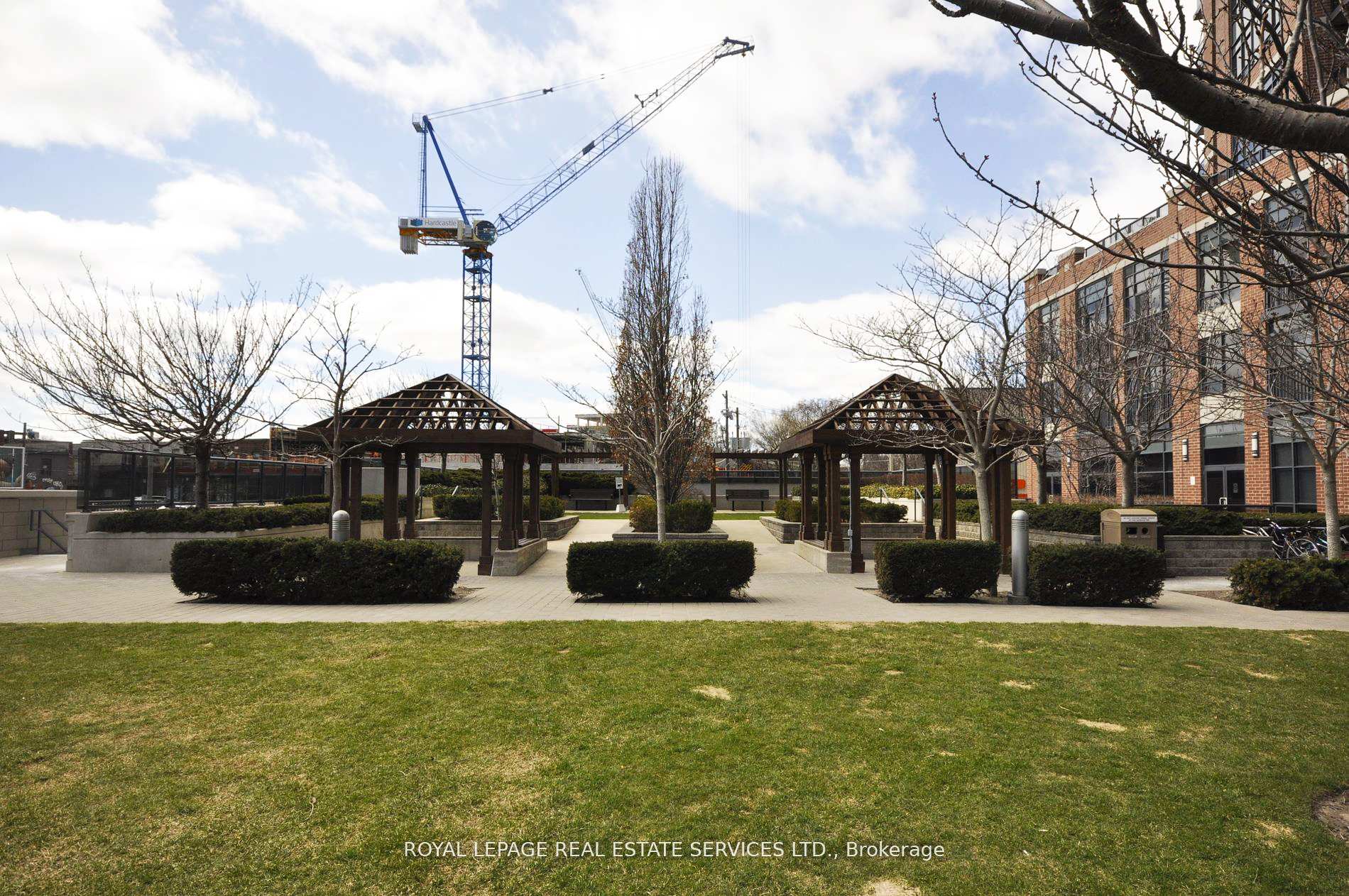 1 Bedroom Condo at 60 Heintzman,  Toronto For sale