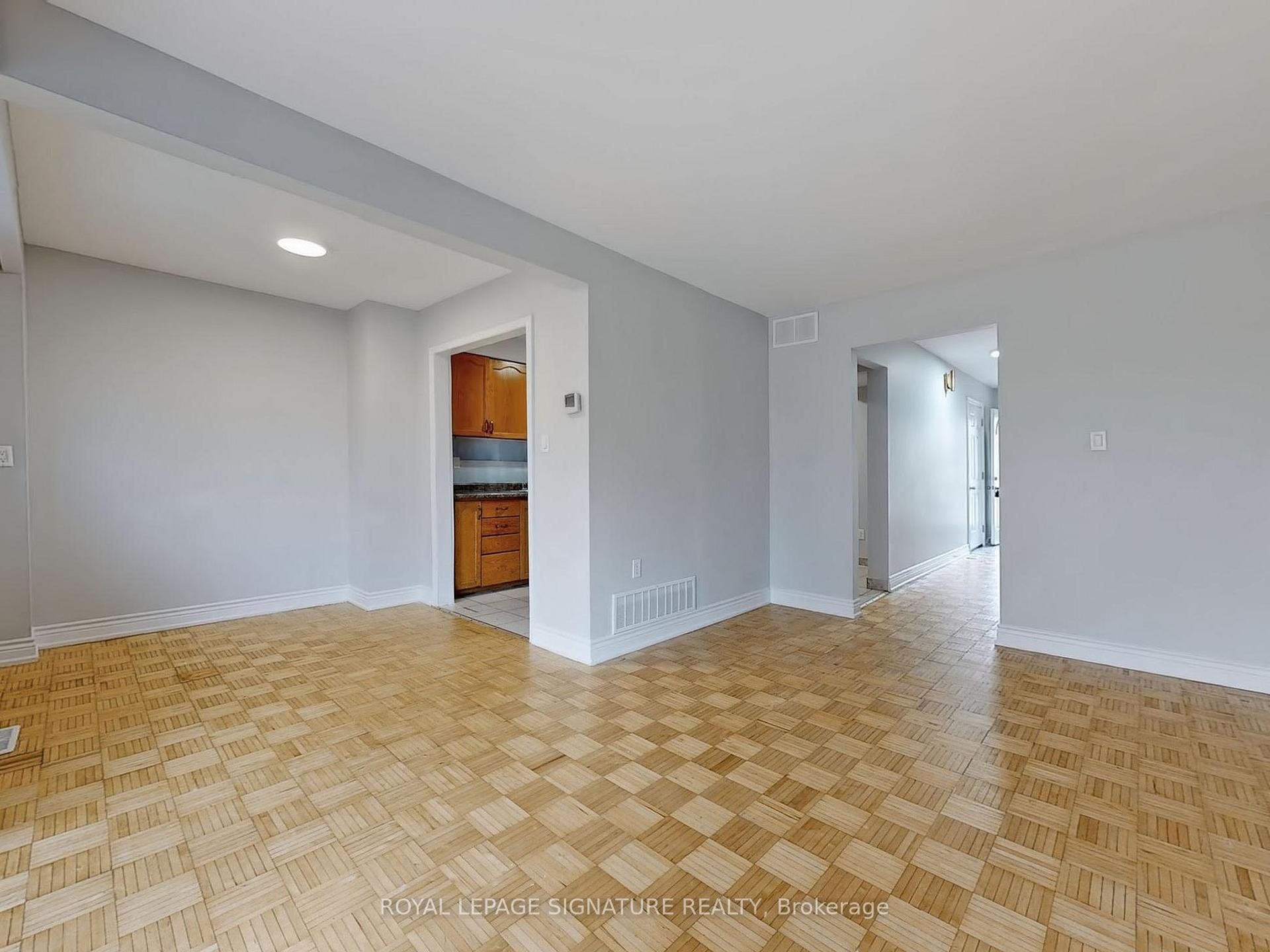 4 Bedrooms Condo at 400 Mississauga Valley,  Mississauga For sale