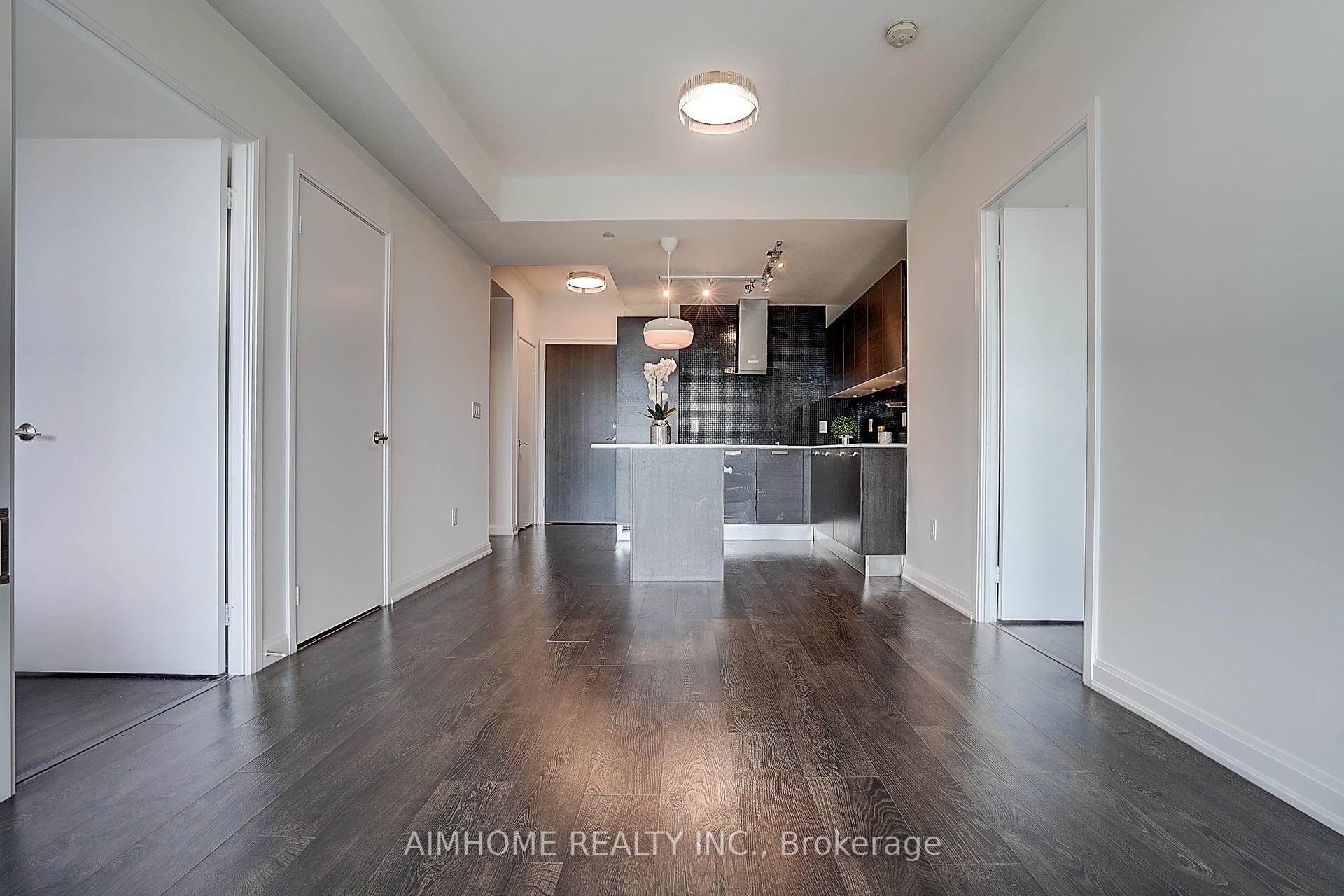 3 Bedrooms Condo at 11 Bogert, Toronto For sale