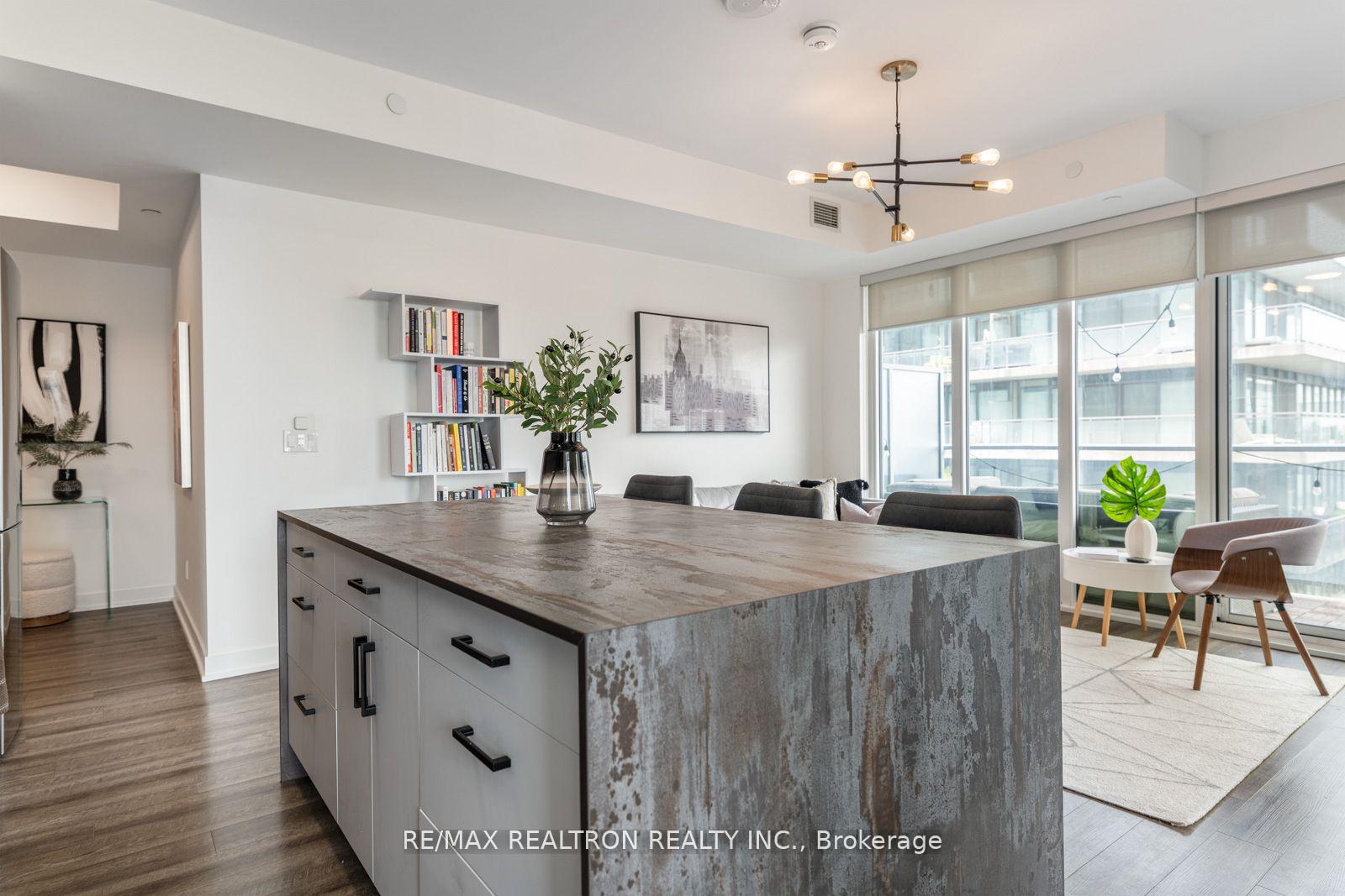 3 Bedrooms Condo at 25 Baseball, Toronto For sale