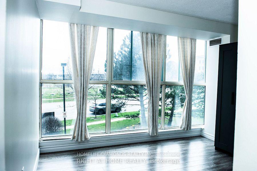 2 Bedrooms Condo at 4205 SHIPP,  Mississauga For sale