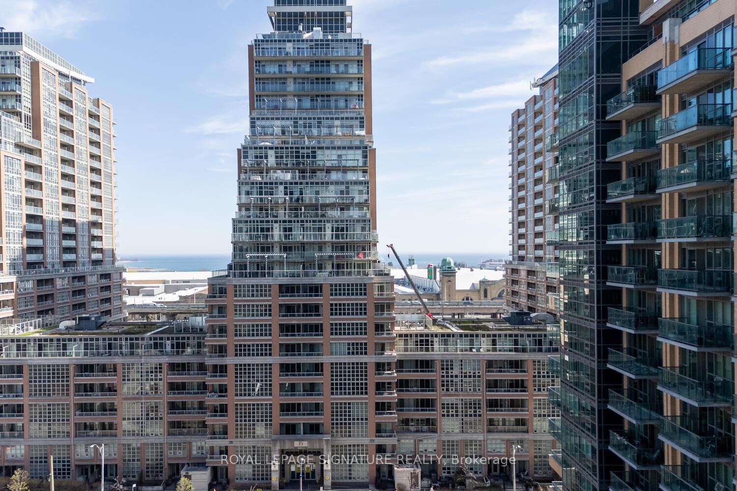 2 Bedrooms Condo at 75 East Liberty, Toronto For sale