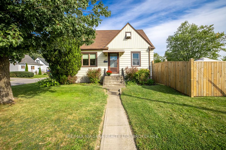 4939 Hamilton