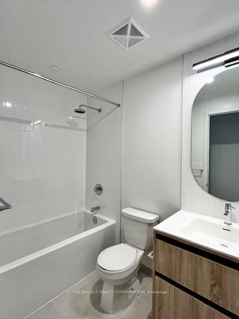 3 Bedrooms Condo at 7950 Bathurst,  Vaughan For sale