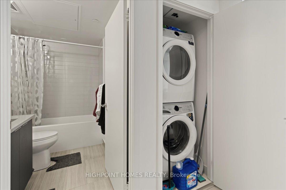 2 Bedrooms Condo at 2033 Kennedy, Toronto For sale