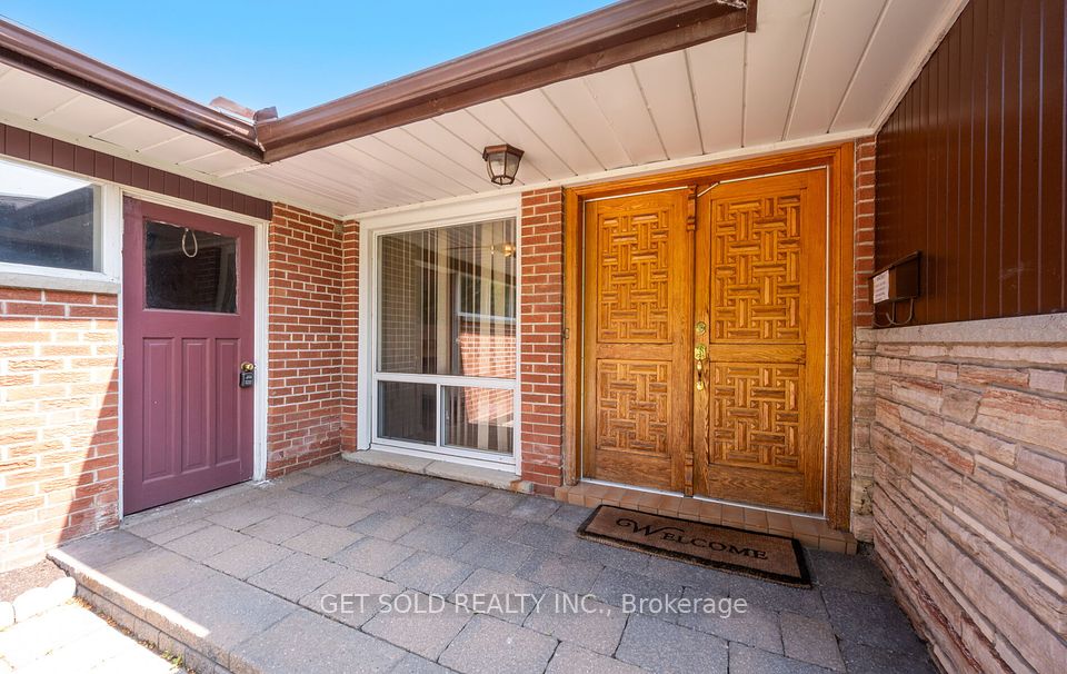 43 Grovetree Road, Toronto, ON M9V 2Y4