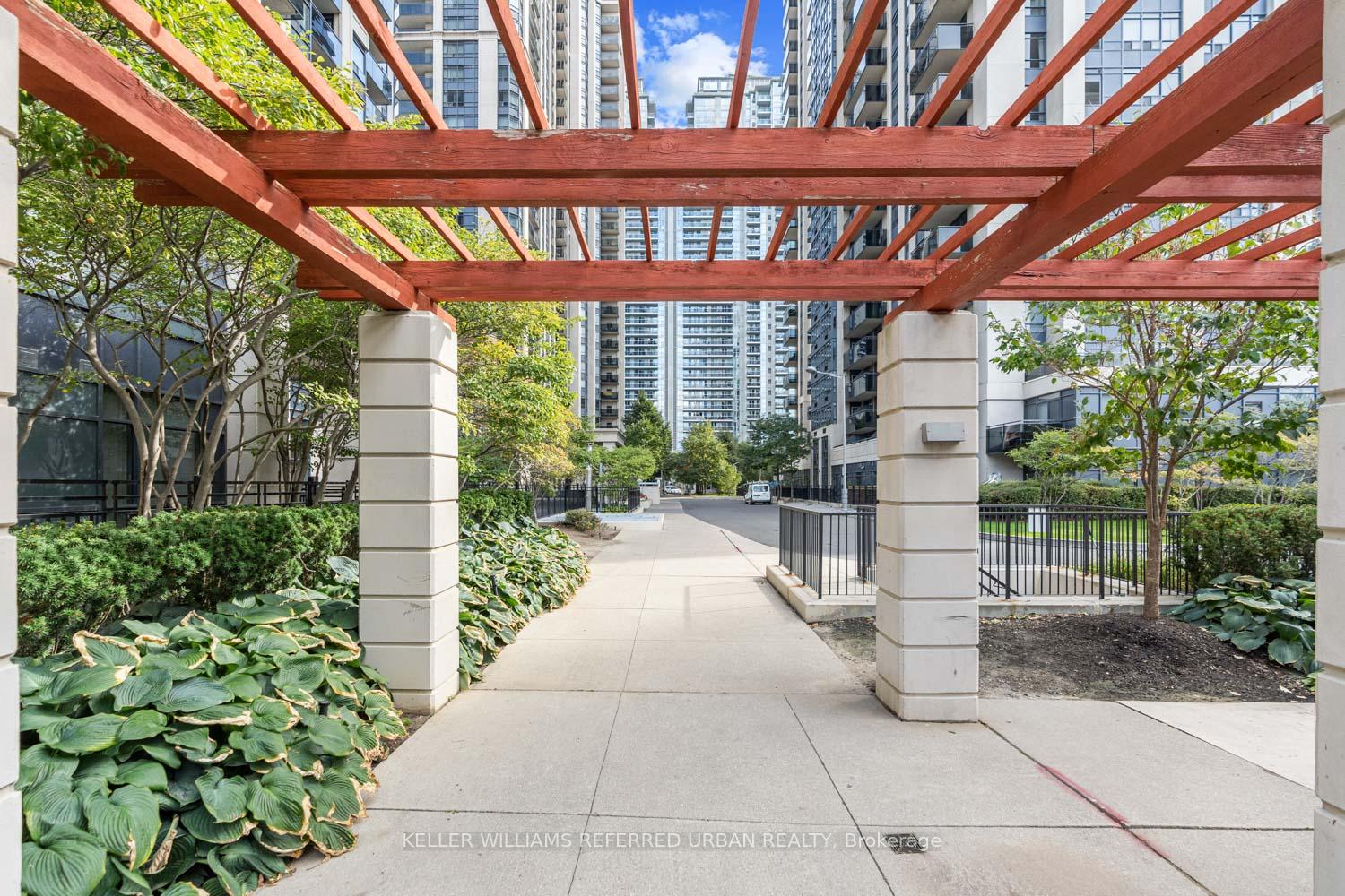 1 Bedroom Condo at 155 Beecroft, Toronto For sale