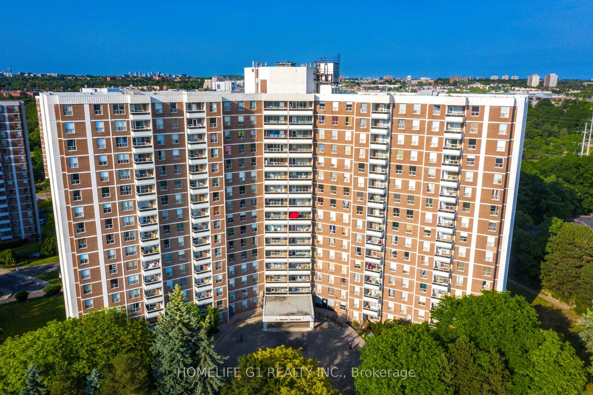 3 Bedrooms Condo at 5 Shady, Toronto For sale