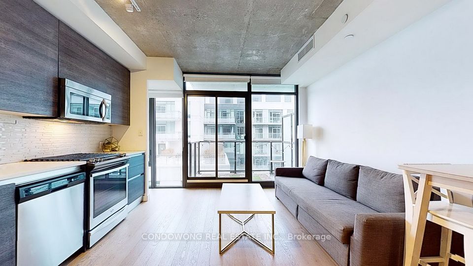 111 Bathurst