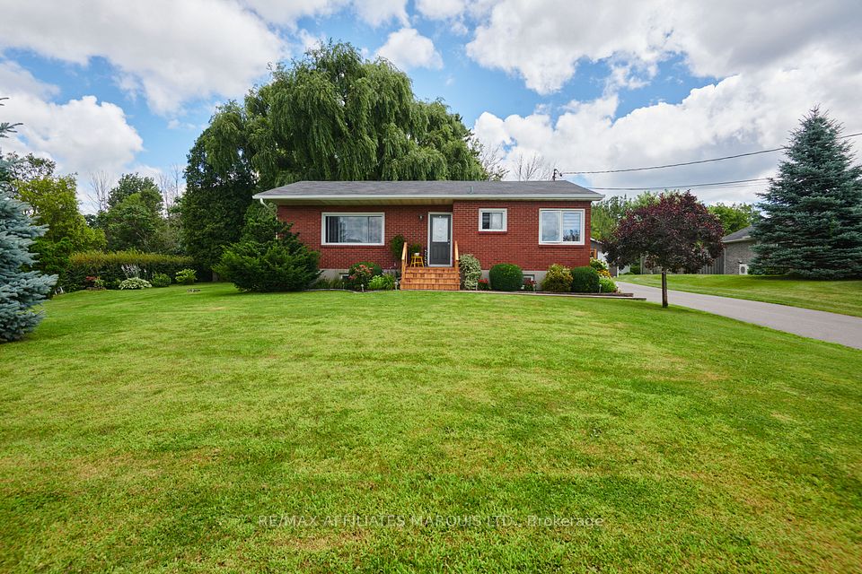 6711 Purcell Road, South Glengarry, ON K6H 7R5
