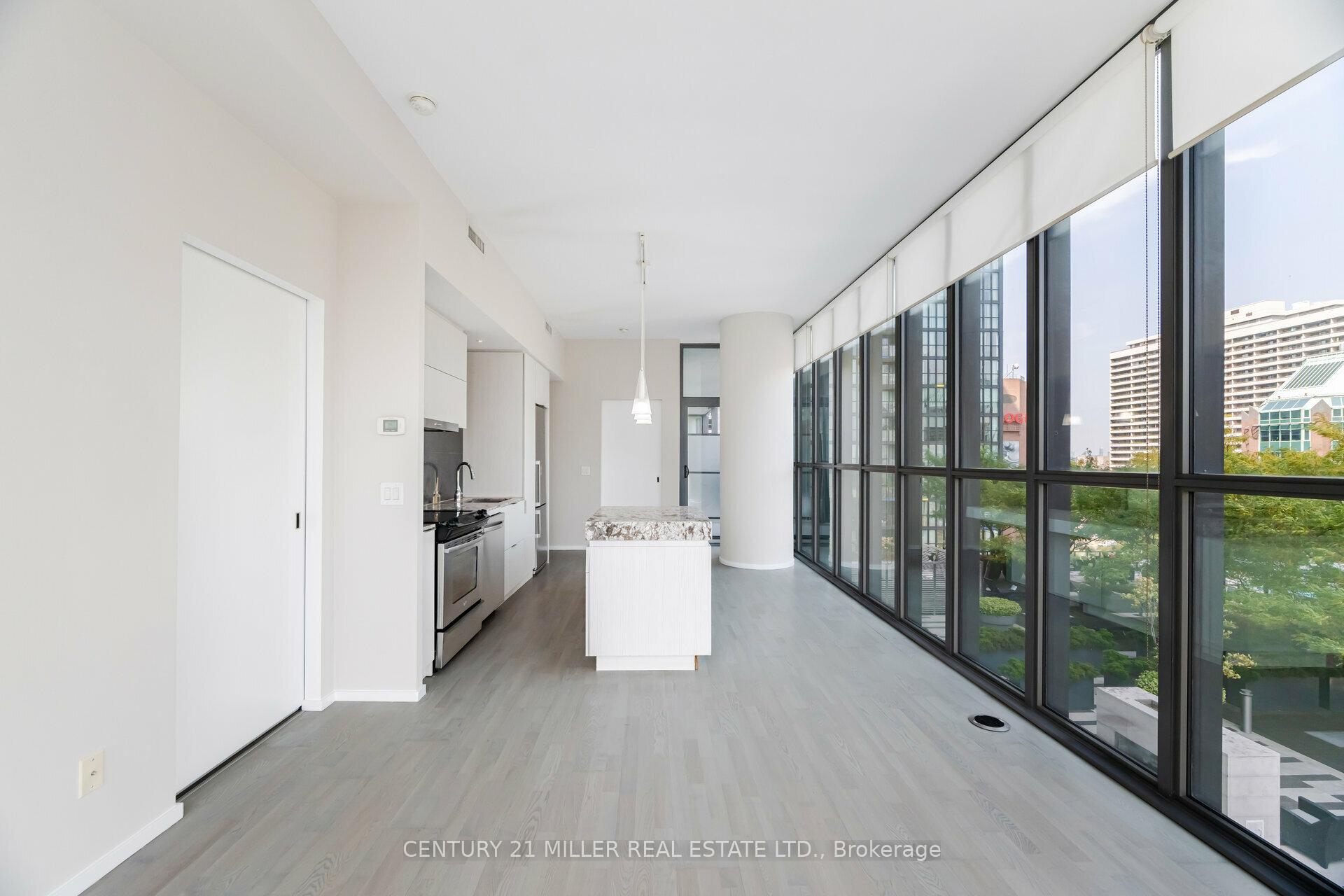 2 Bedrooms Condo at 101 Charles, Toronto For sale