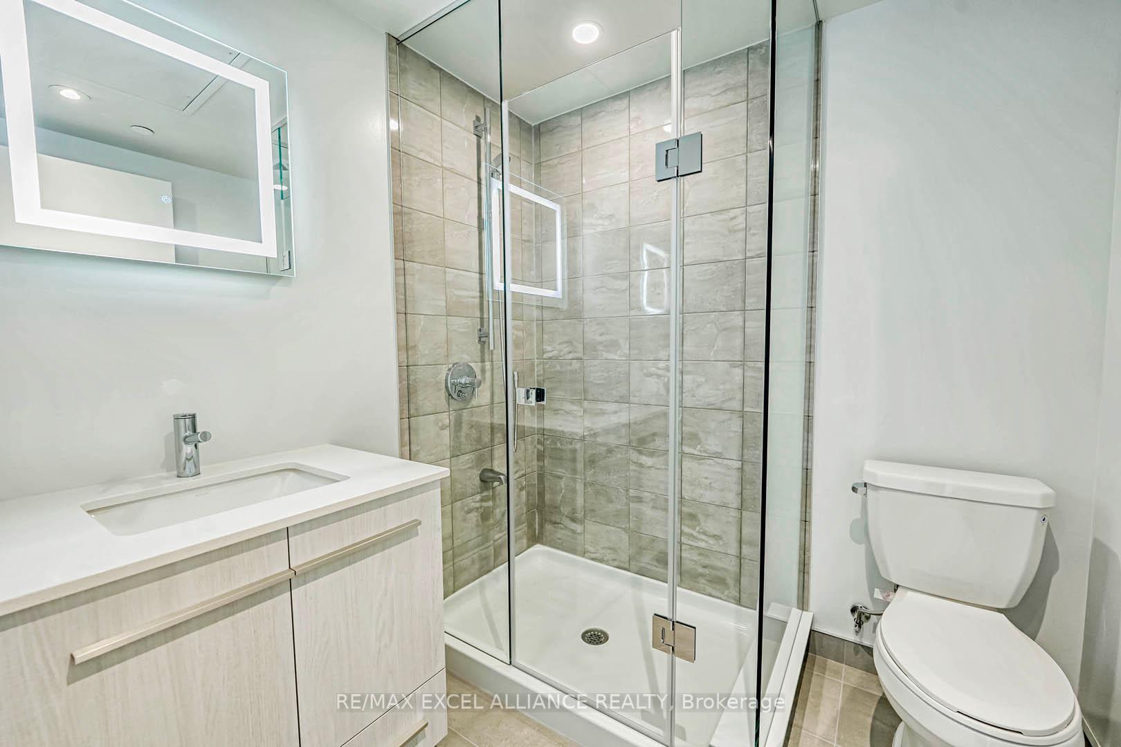 2 Bedrooms Condo at 8 Cumberland,  Toronto For sale
