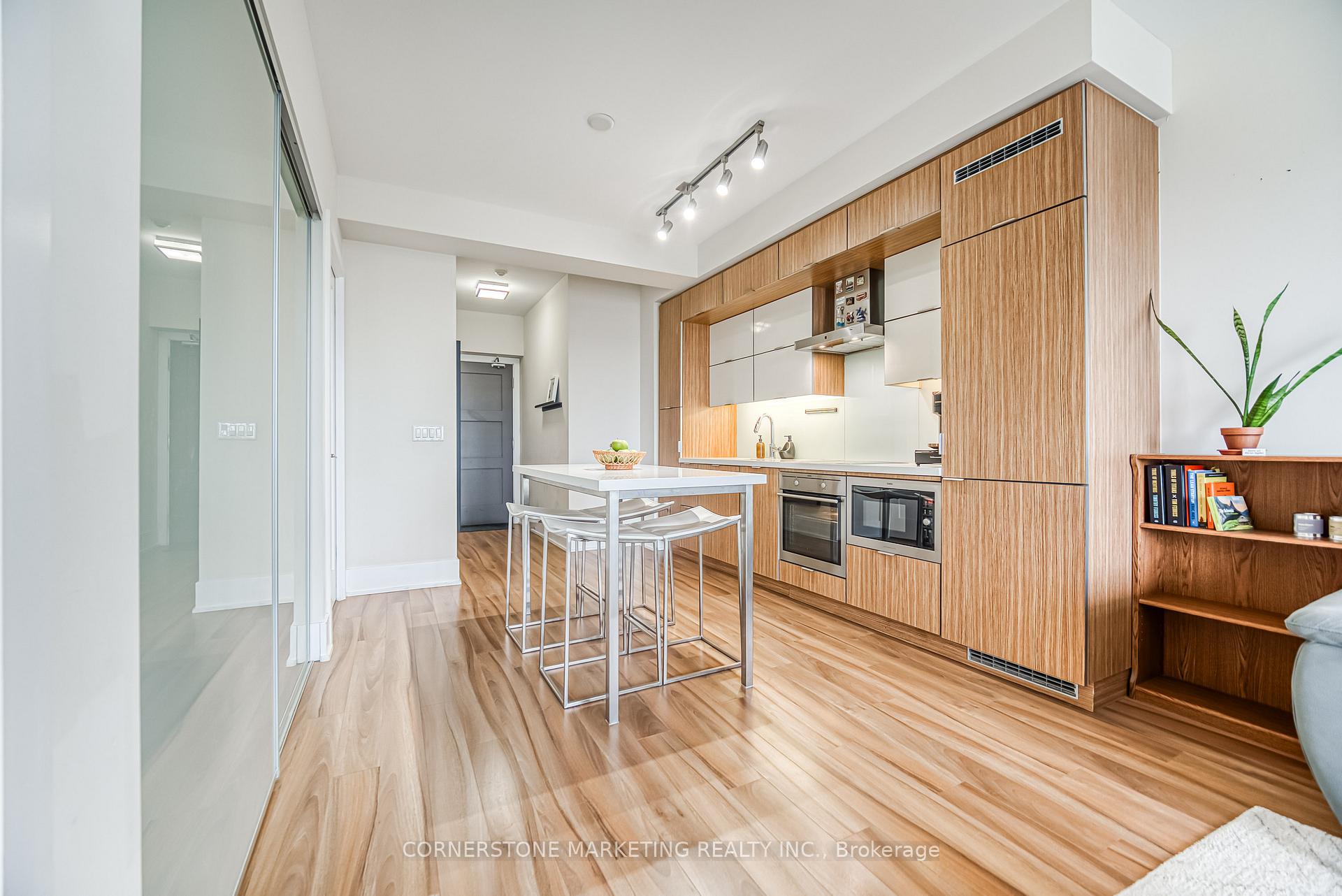 1 Bedroom Condo at 300 Front, Toronto For sale