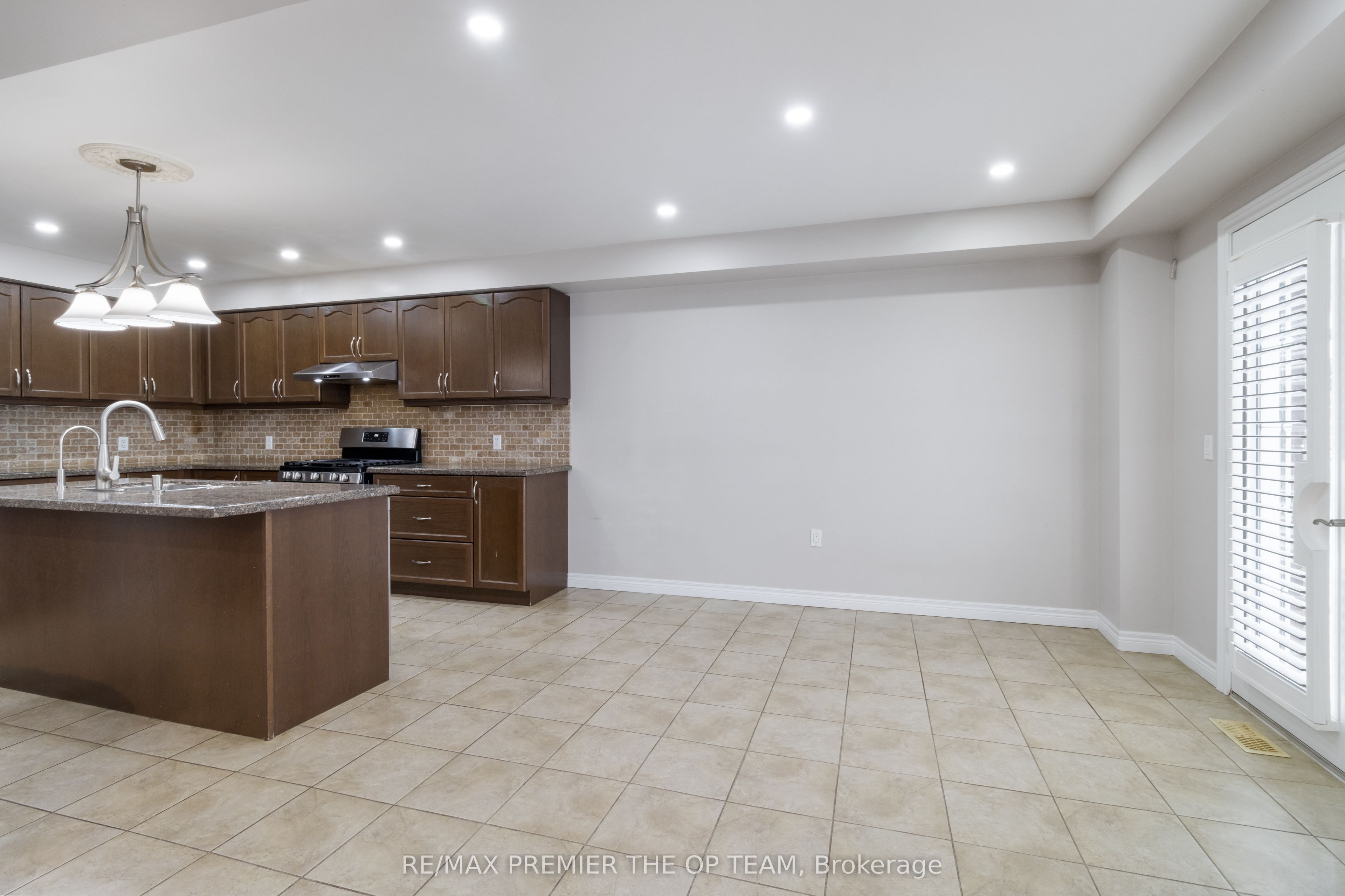 147 Pelech Crescent N