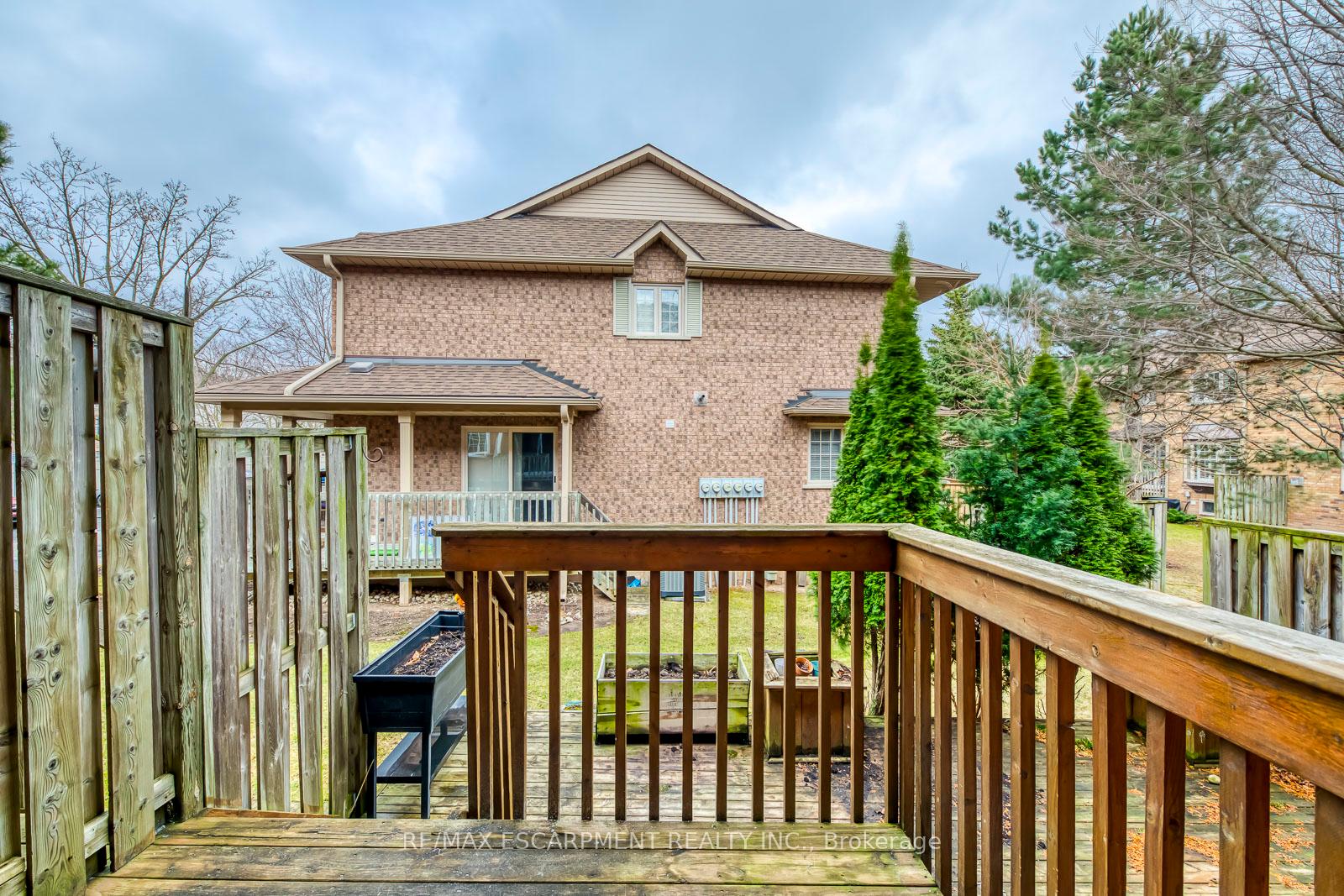 3 Bedrooms Condo at 2880 Headon Forest,  Burlington For sale
