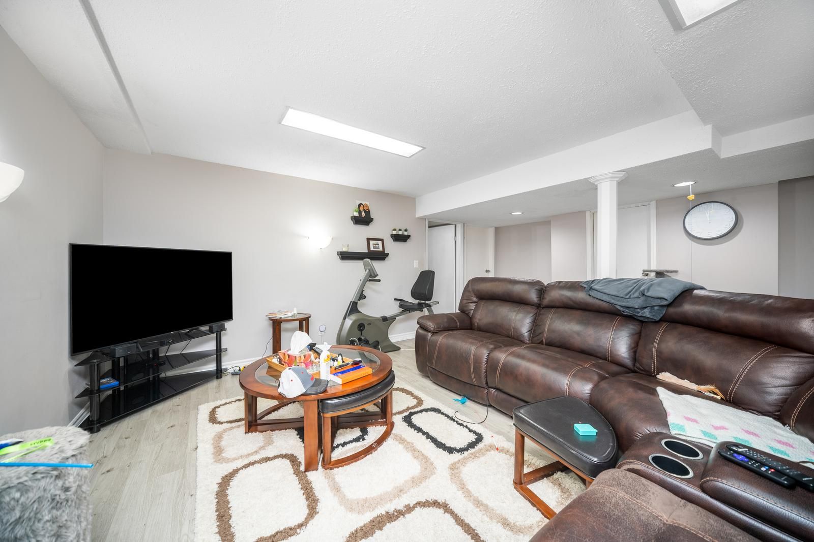 66 Carl Crescent