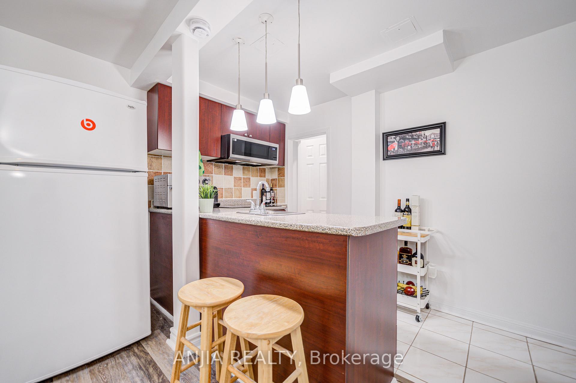 4 Bedrooms Condo at 95 Rock Fern, Toronto For sale