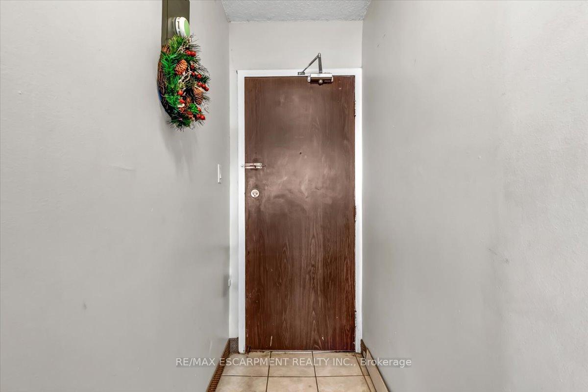 1 Bedroom Condo at 150 CHARLTON,  Hamilton For sale