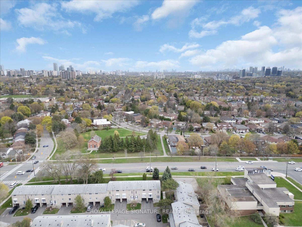 3 Bedrooms Condo at 2 Liszt,  Toronto For sale