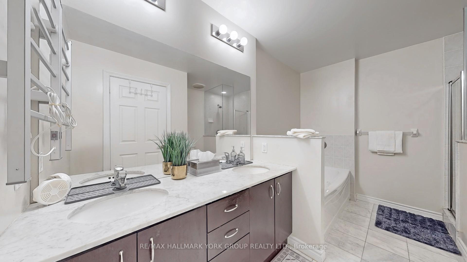 3 Bedrooms Condo at 1135 Royal York,  Toronto For sale