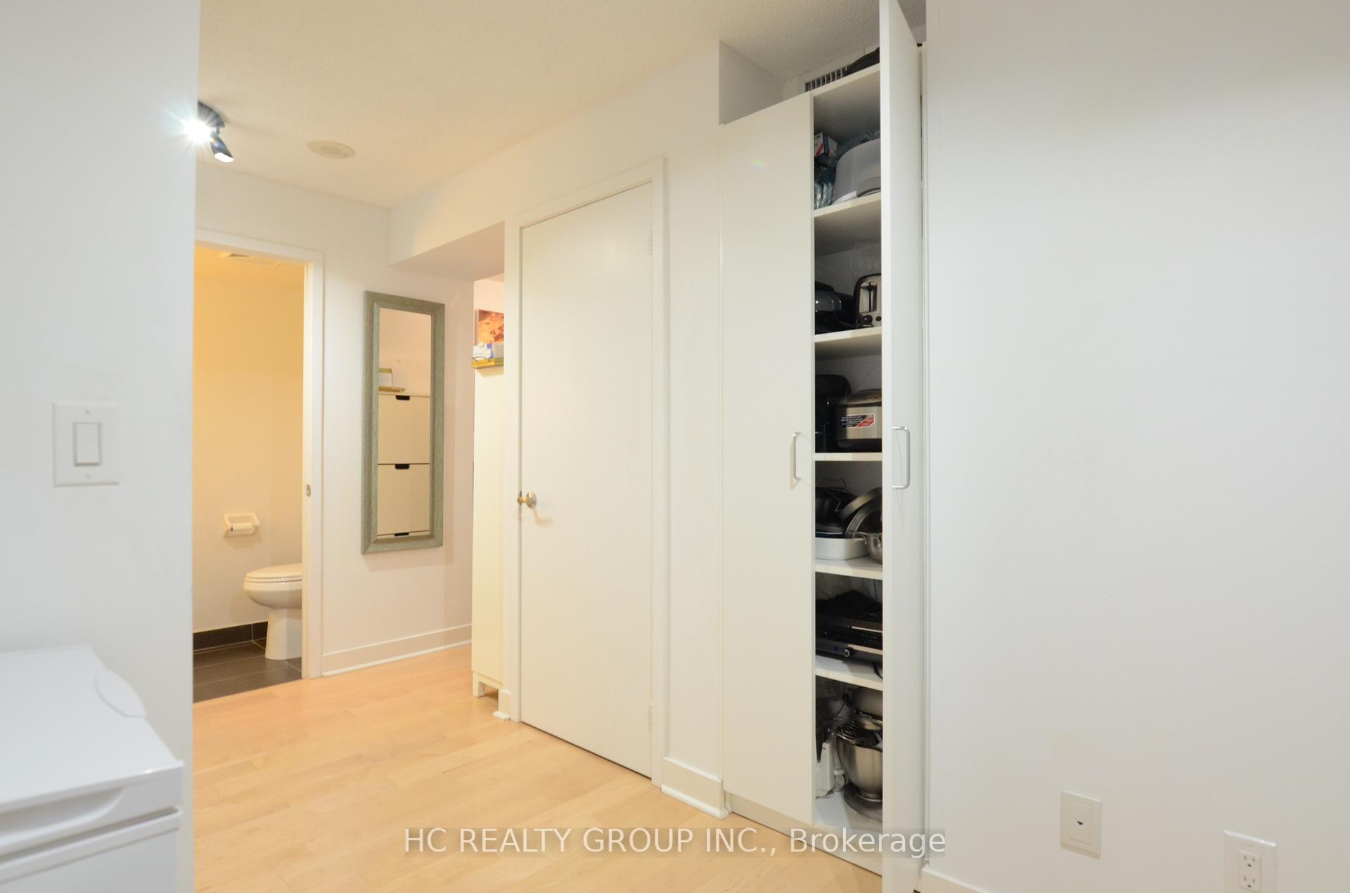 2 Bedrooms Condo at 320 Richmond, Toronto For sale