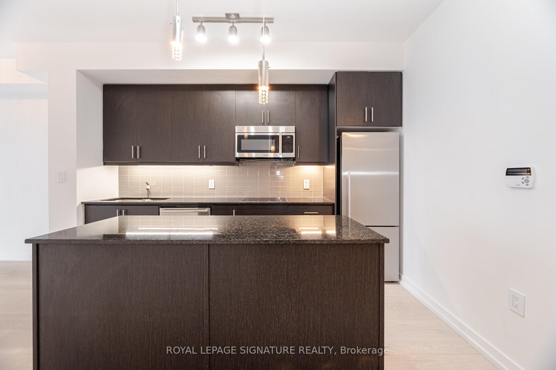 2 Bedrooms Condo at 1 The Esplanade, Toronto For sale