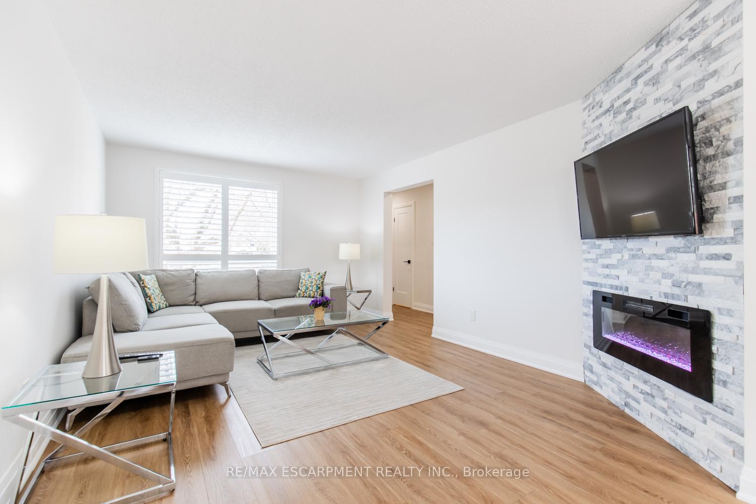 3 Bedrooms Condo at 150 Gateshead, Hamilton For sale