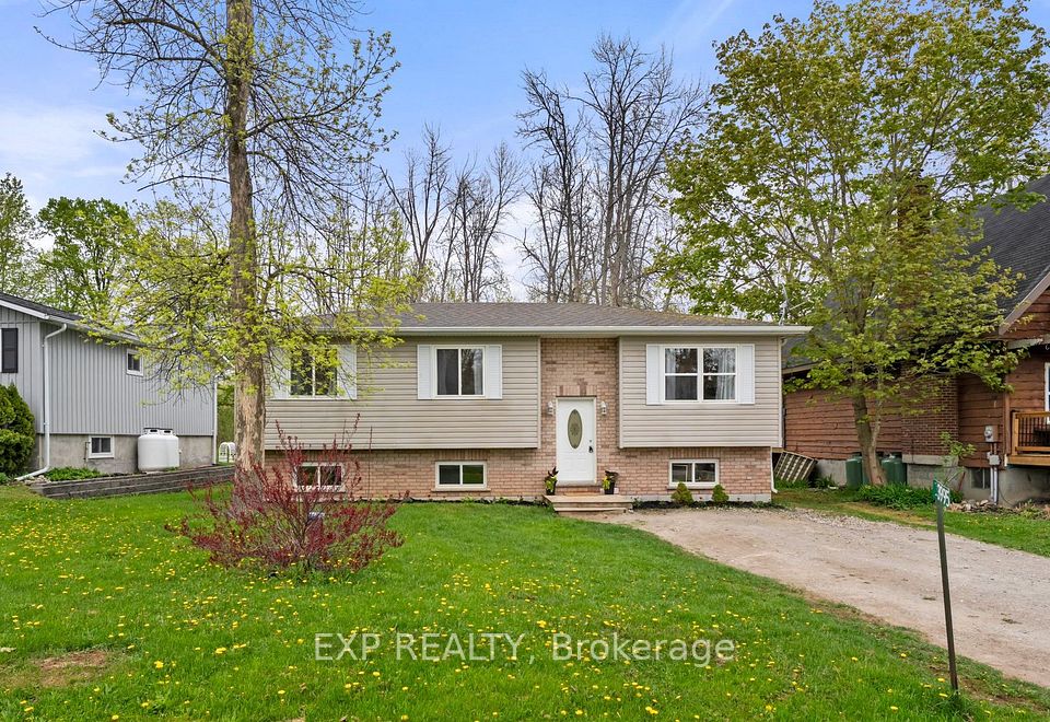 3995 Woodland