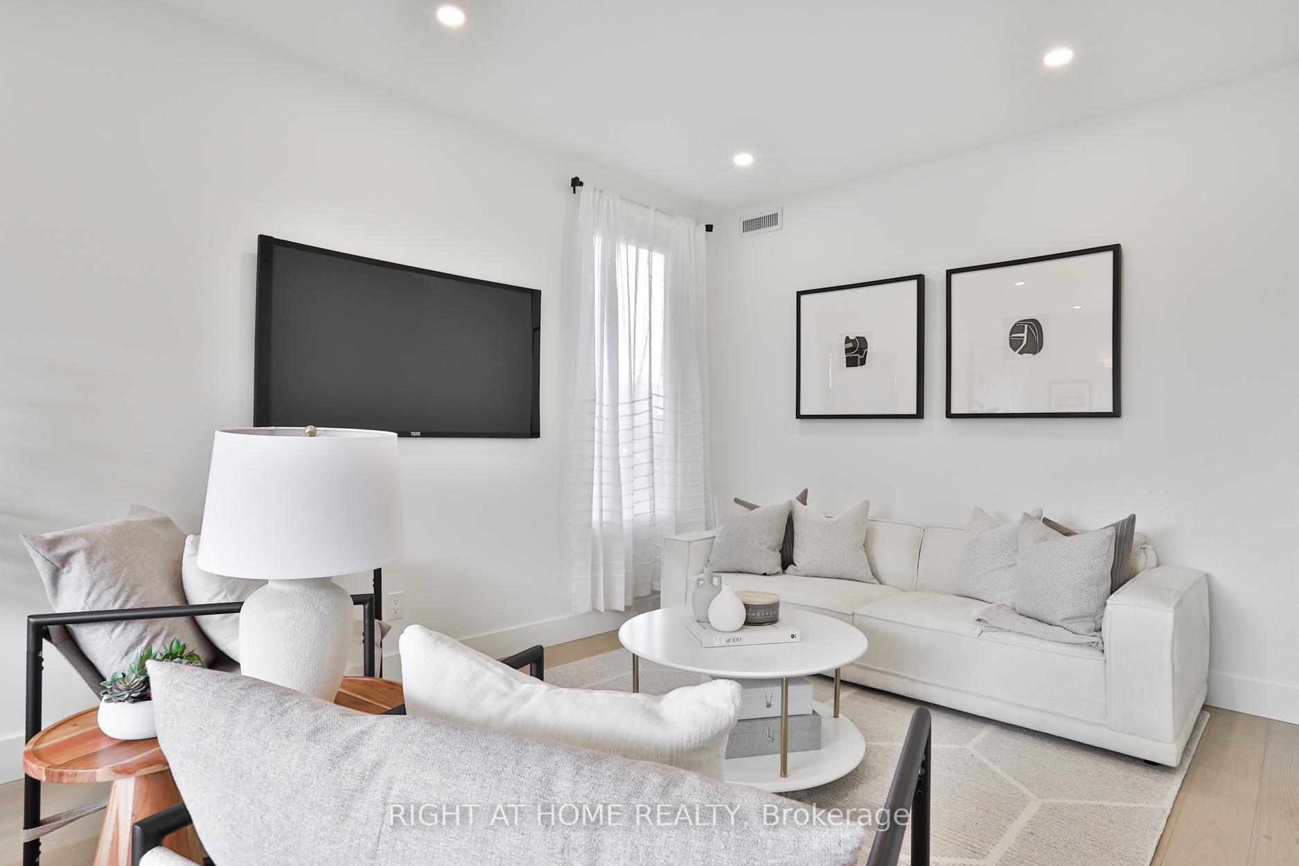 3 Bedrooms Condo at 2343 Gerrard, Toronto For sale