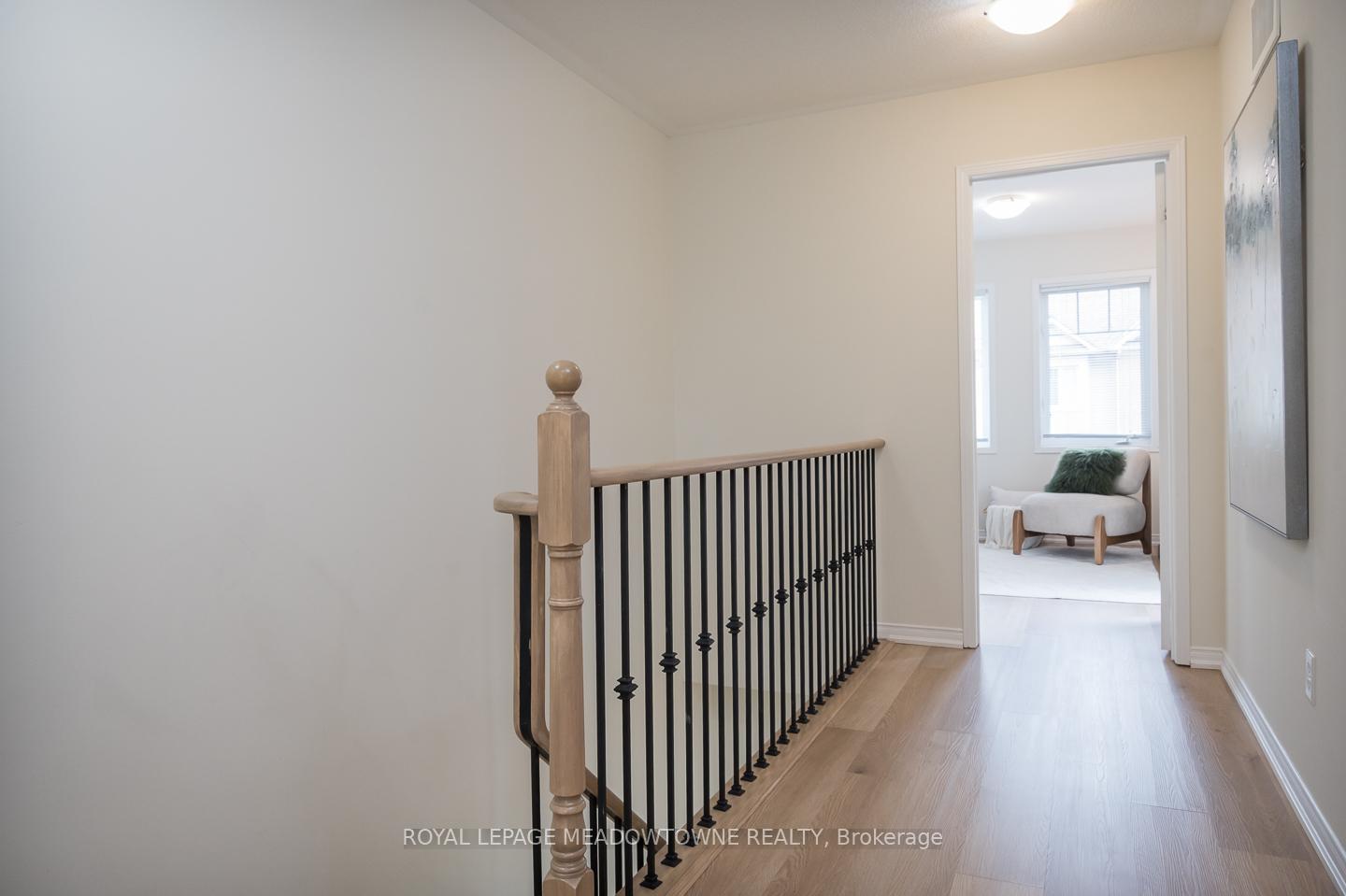 4 Bedrooms Condo at 3355 Thomas, Mississauga For sale
