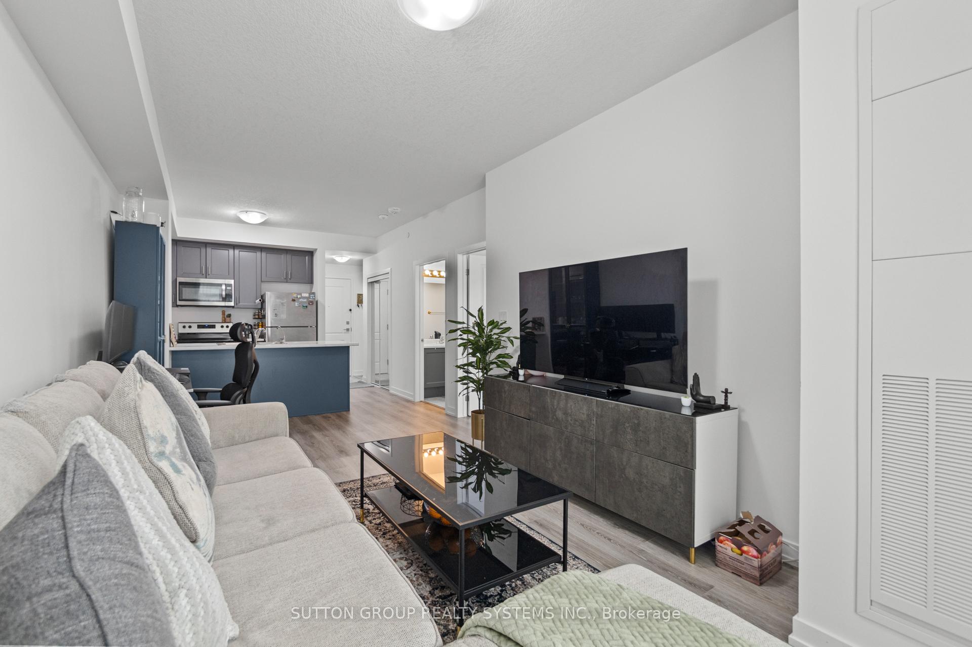 2 Bedrooms Condo at 460 Dundas, Hamilton For sale