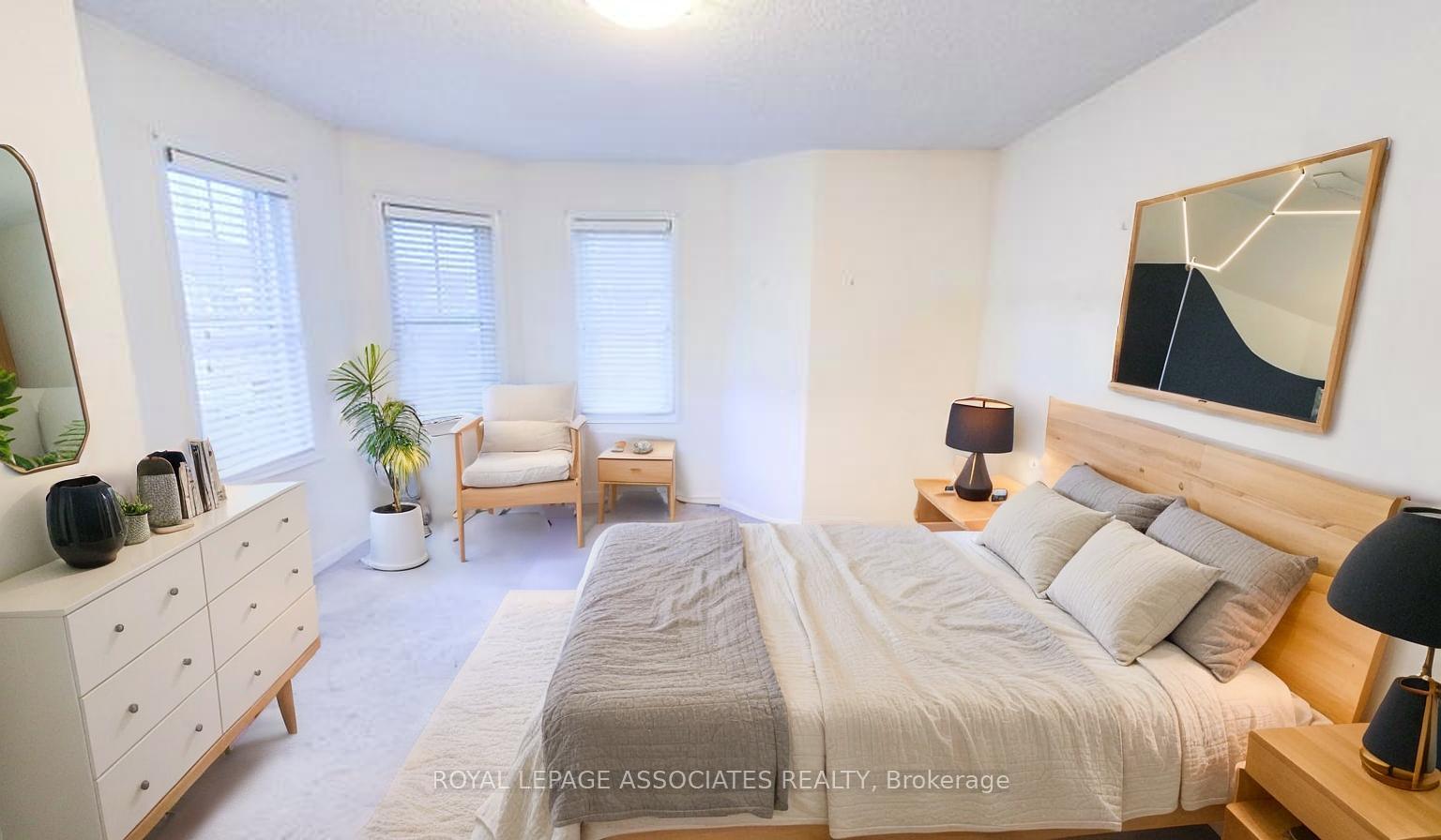 2 Bedrooms Condo at 50 Mendelssohn, Toronto For sale