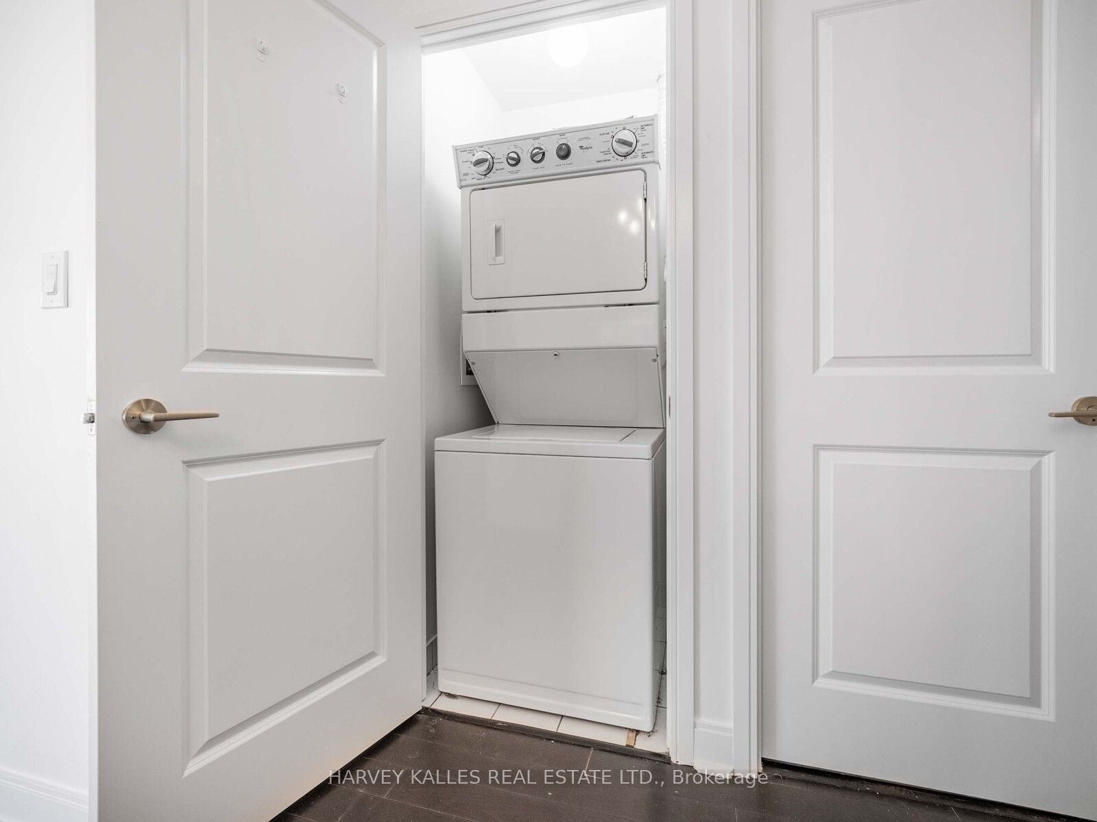 60 Absolute Avenue, #602