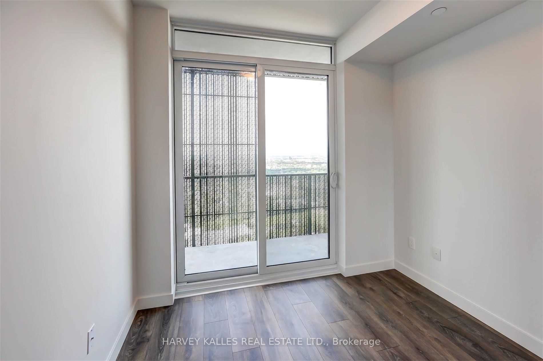 8 Eglinton Avenue E 5202