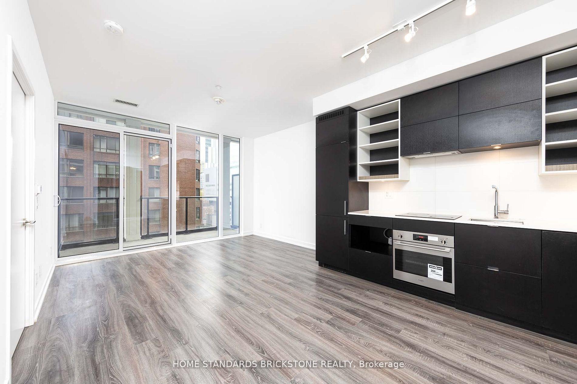 3 Bedrooms Condo at 20 Edward, Toronto For sale