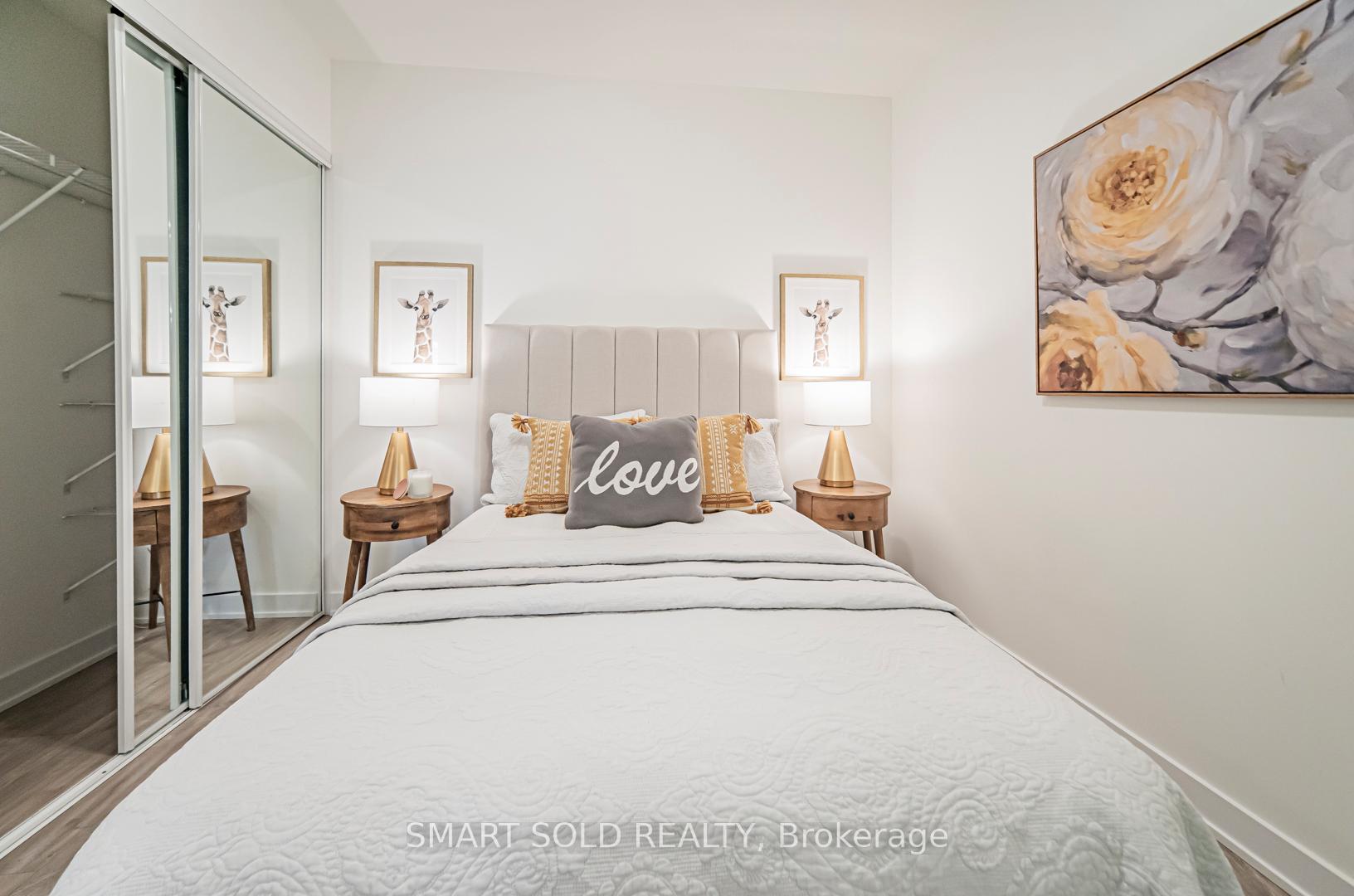 2 Bedrooms Condo at 100 Dalhousie, Toronto For sale