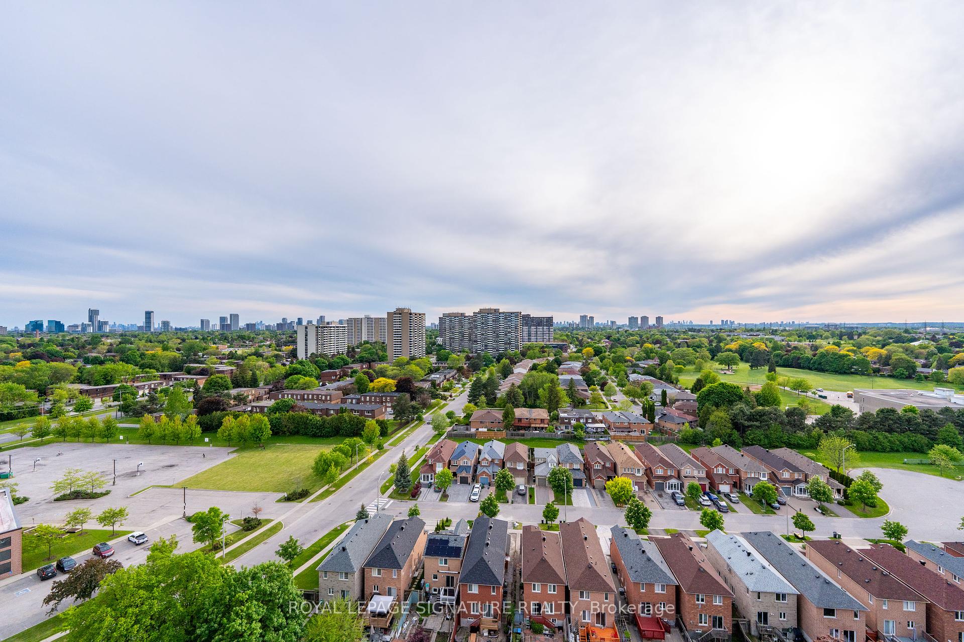 3 Bedrooms Condo at 3151 Bridletowne, Toronto For sale