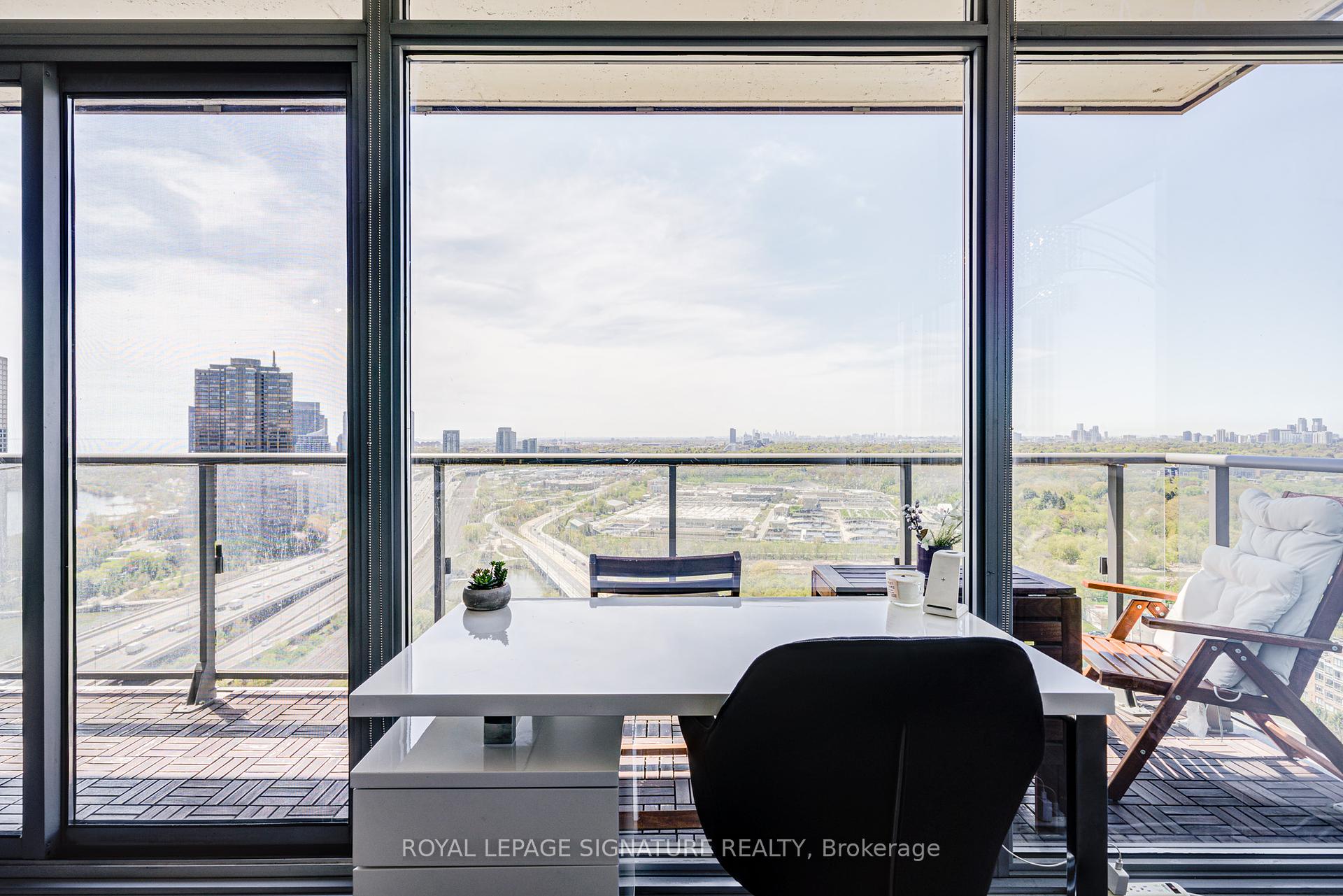 2 Bedrooms Condo at 105 The Queensway, Toronto For sale
