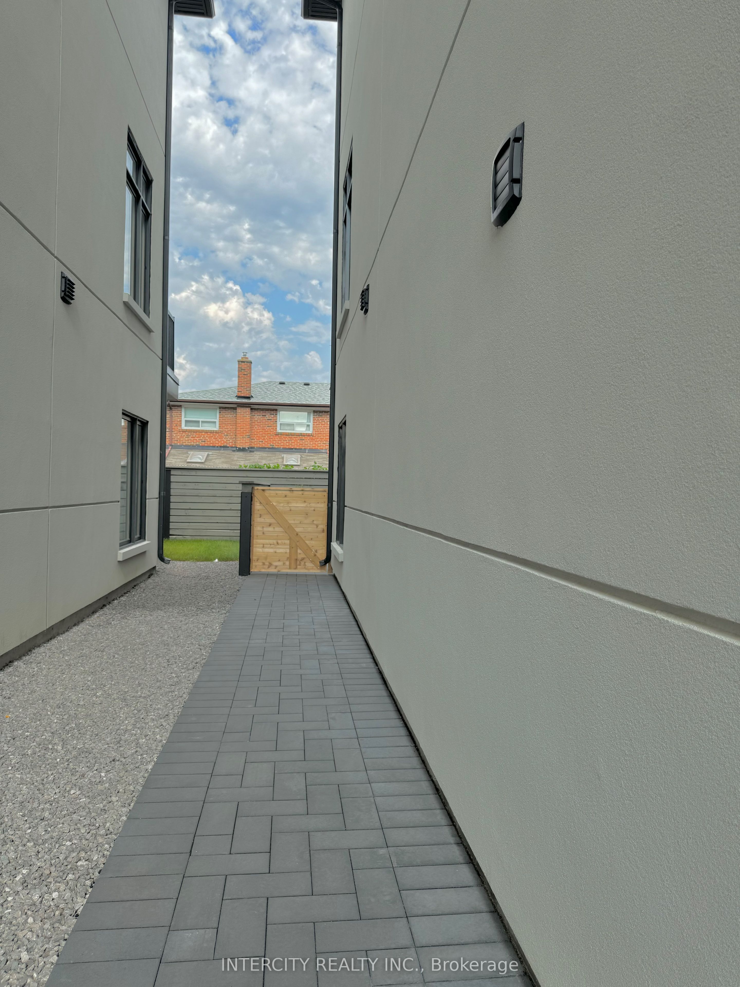 25 St Gaspar Court