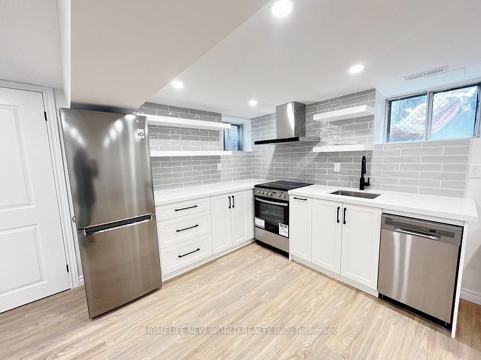 3 Roblocke Avenue