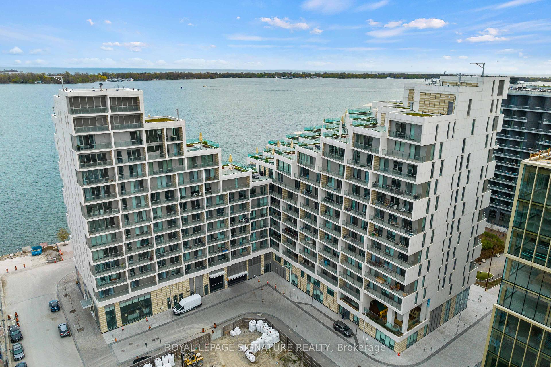 3 Bedrooms Condo at 118 Merchants’ Wharf, Toronto For sale