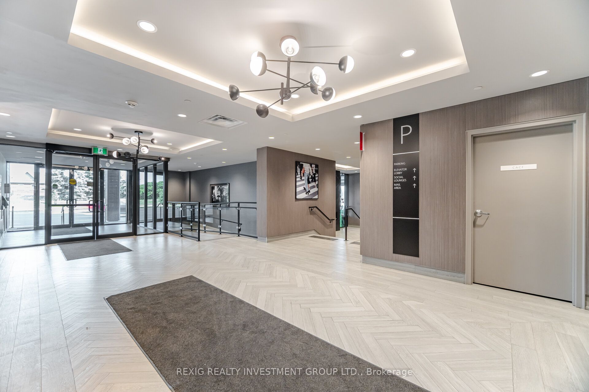 95 DUNDAS Street W, #613