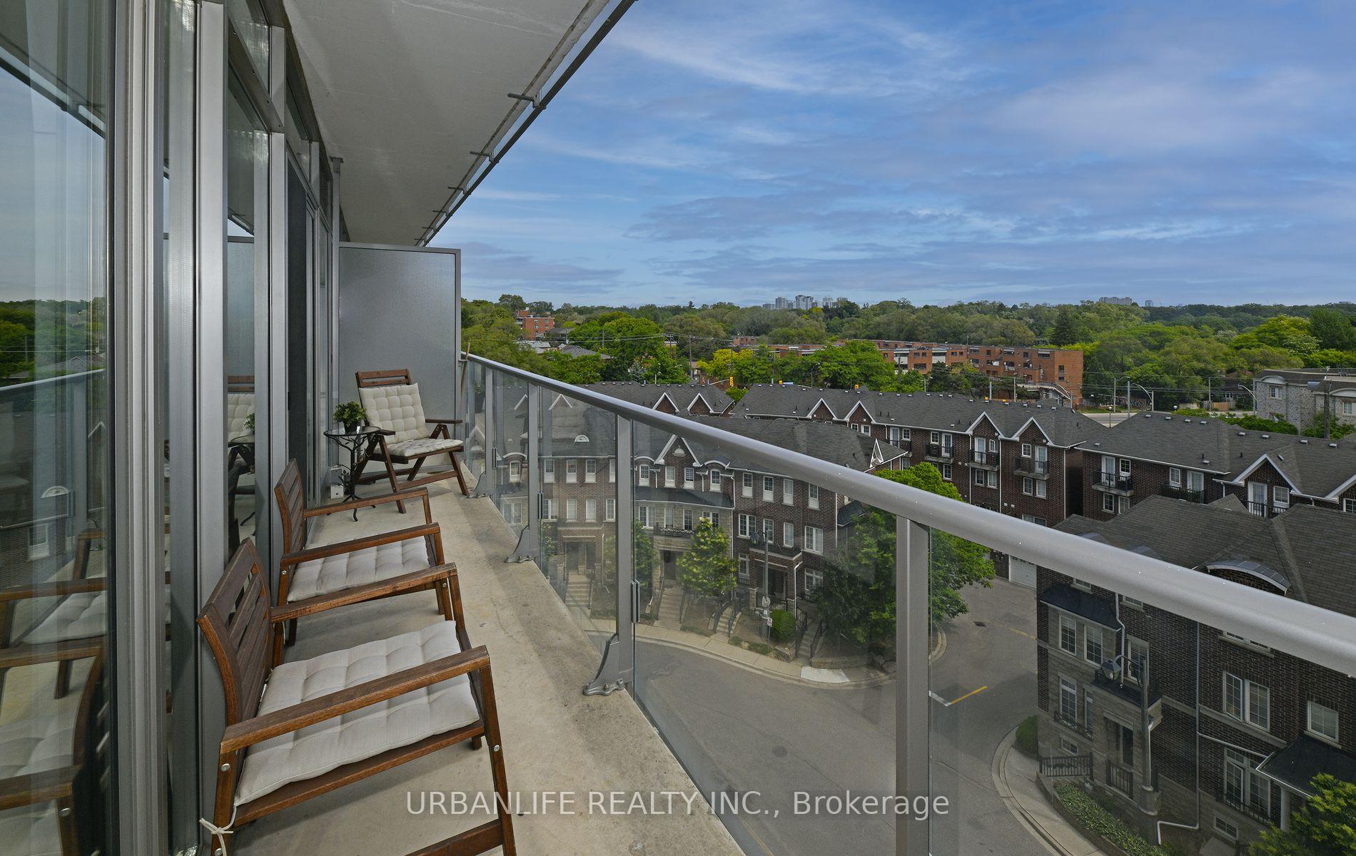 2 Bedrooms Condo at 103 The Queensway, Toronto For sale
