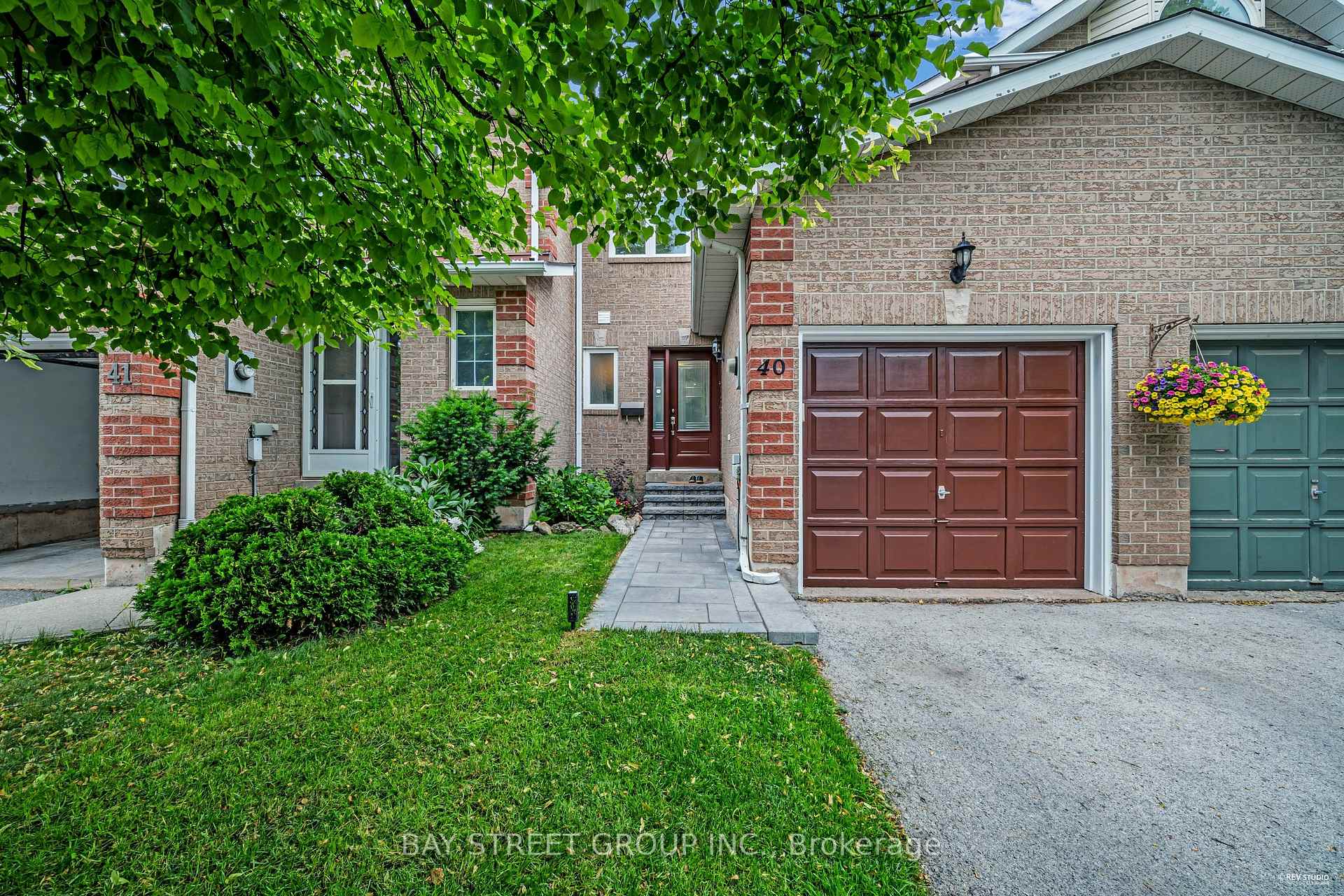 3 Bedrooms Condo at 1240 Westview, Oakville For sale