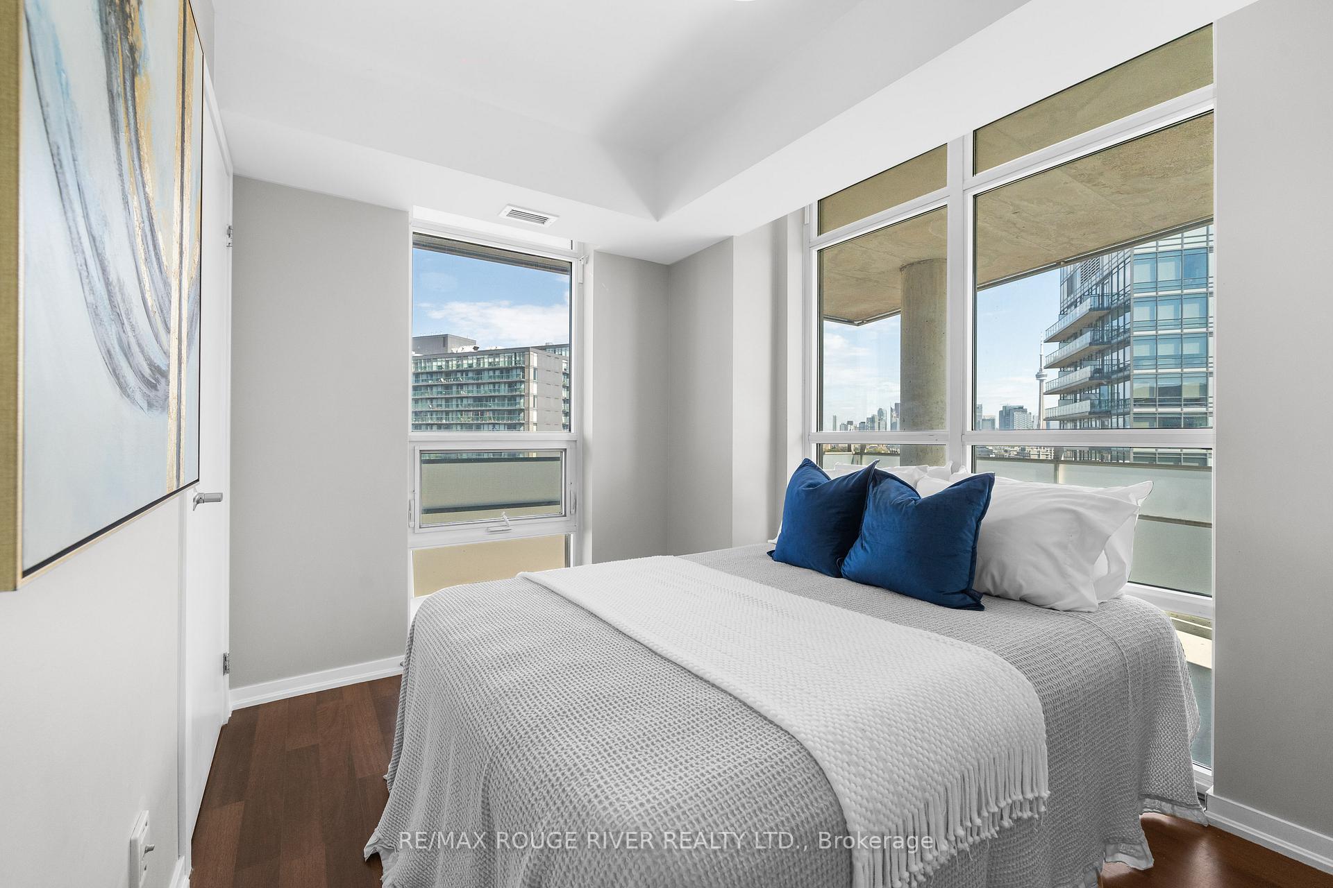 2 Bedrooms Condo at 38 Joe Shuster,  Toronto For sale