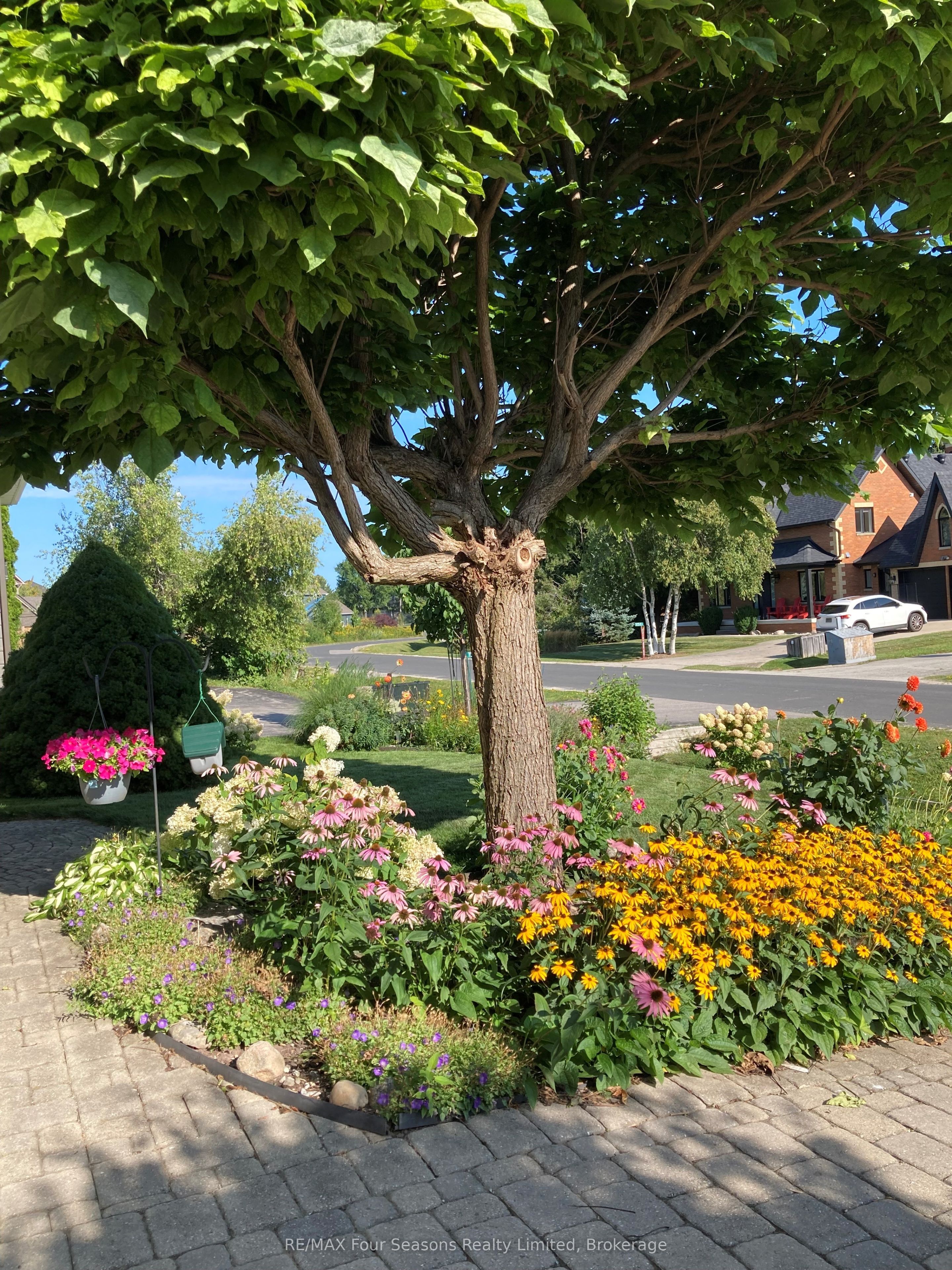 150 Brooker Boulevard, Blue Mountains, ON L9Y 0M2