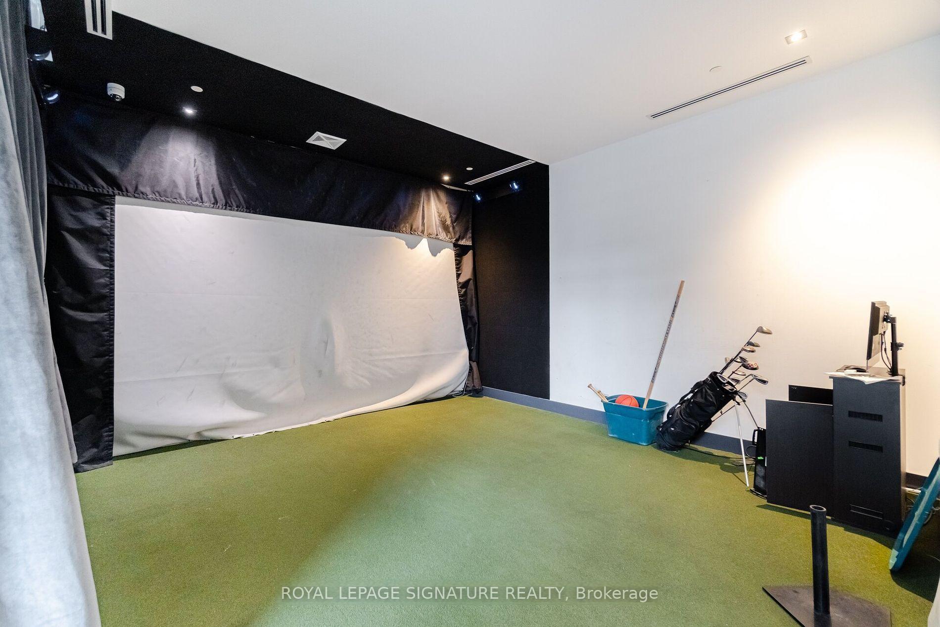 2 Bedrooms Condo at 33 Shore Breeze, Toronto For sale
