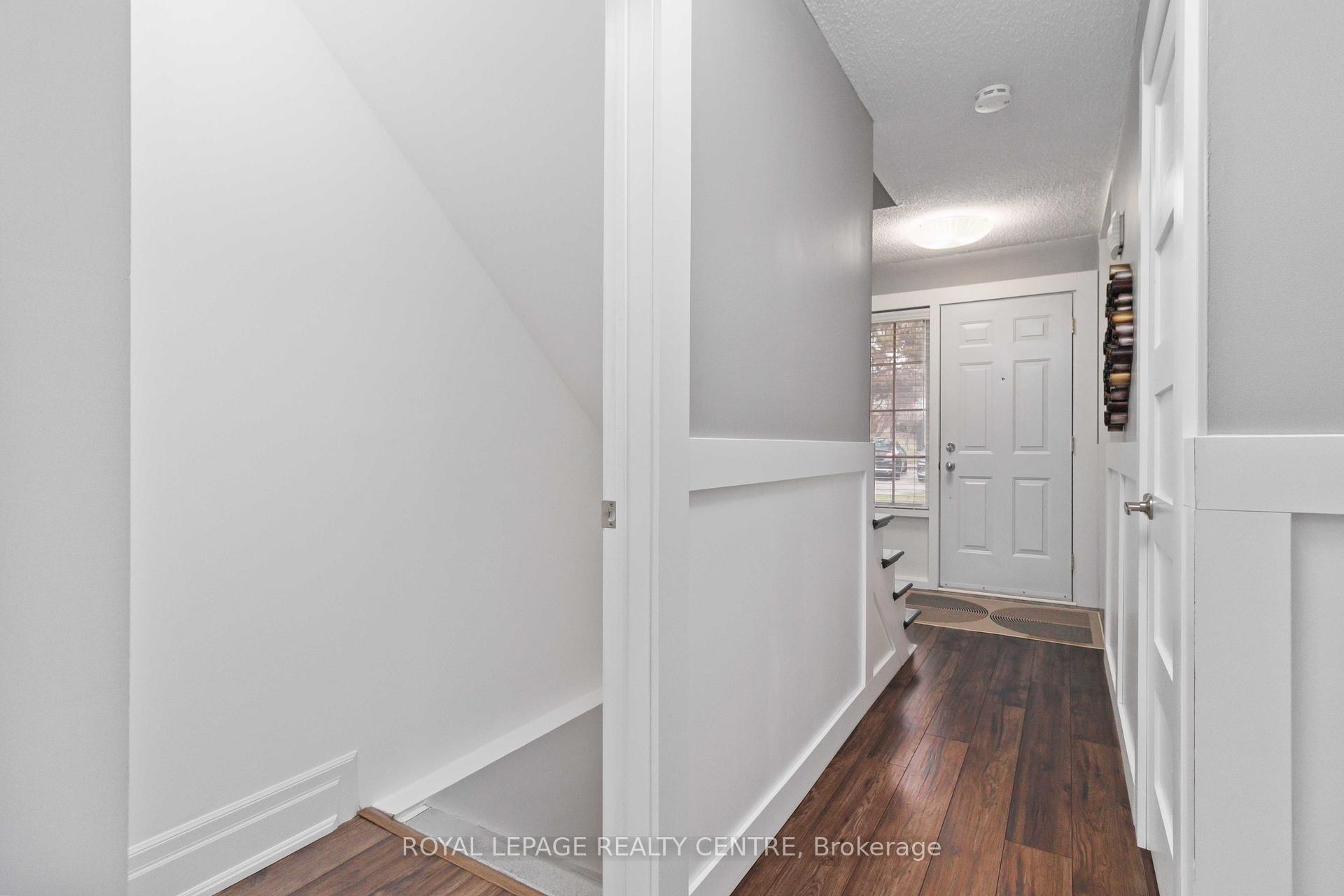 3 Bedrooms Condo at 3400 Rhonda, Mississauga For sale